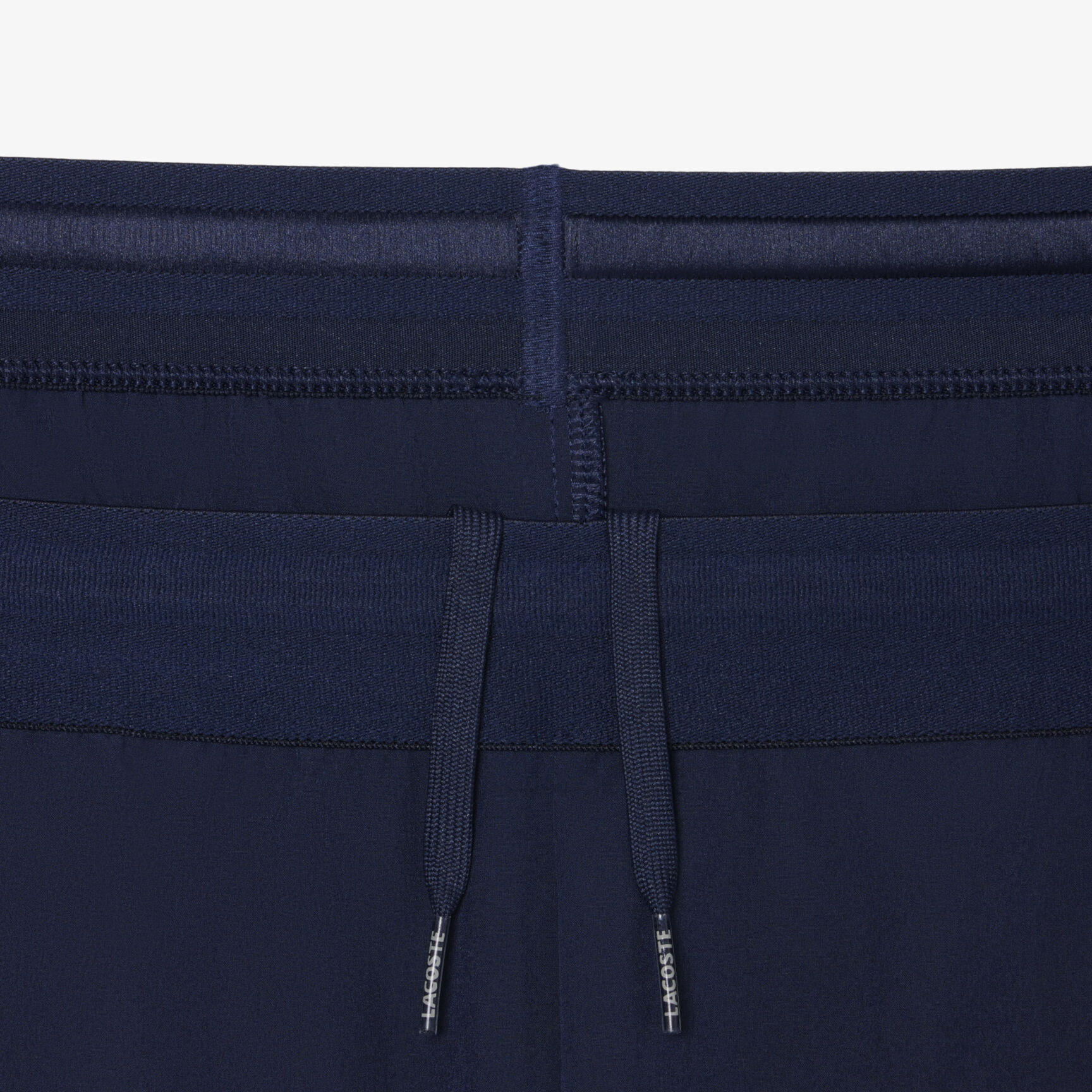 شورت تنس بقصّة عادية وجفاف فائق