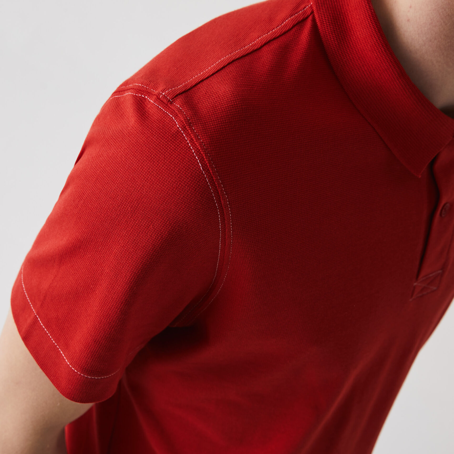 تيشيرت بولو لاكوست نسيج خفيف بقصة عادية وشعار الماركة للرجال تيشيرت بولو لاكوست نسيج خفيف بقصة عادية وشعار الماركة للرجال