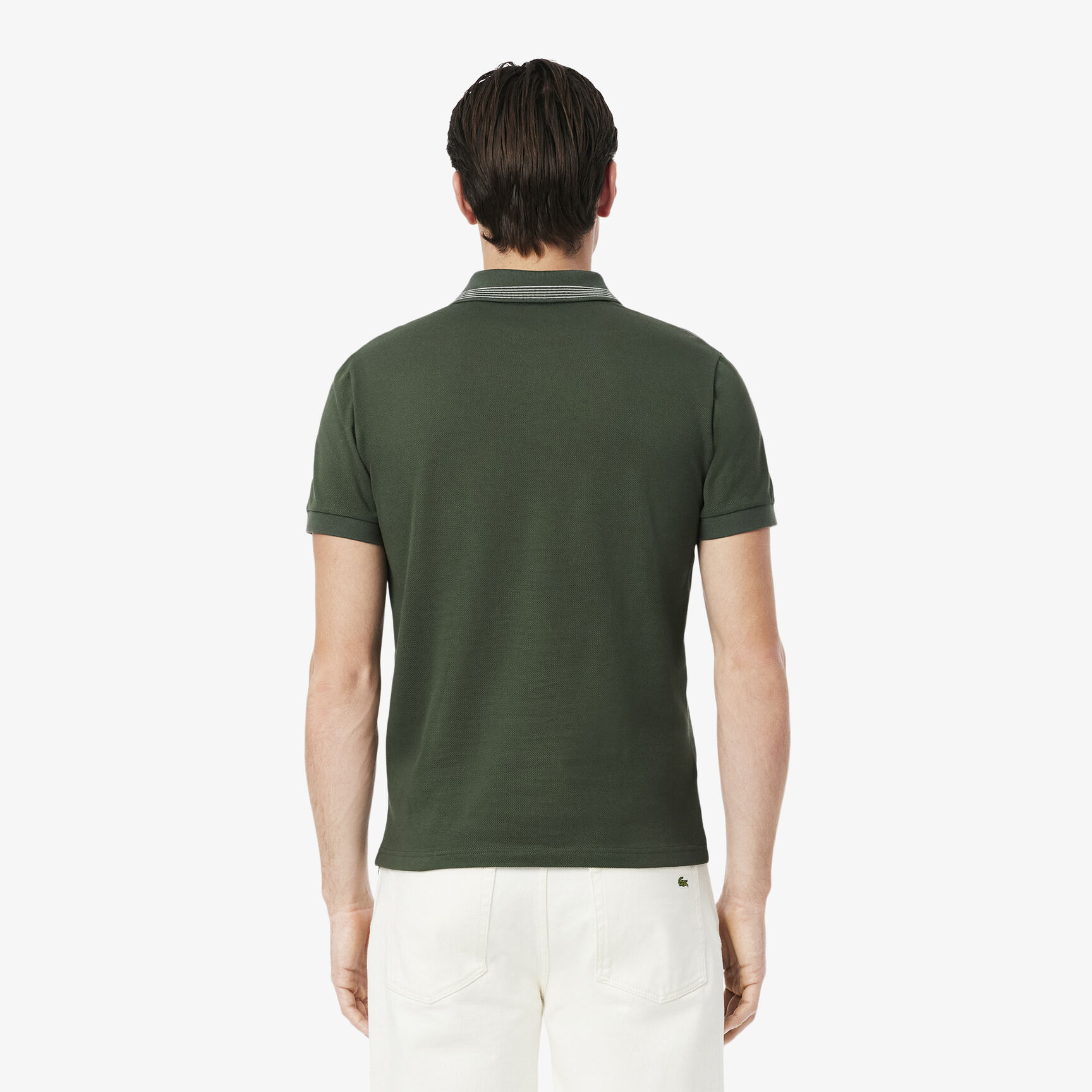 قميص بولو ذو قصة عادية L.12.12 بطبعة شارة قميص بولو ذو قصة عادية L.12.12 بطبعة شارة