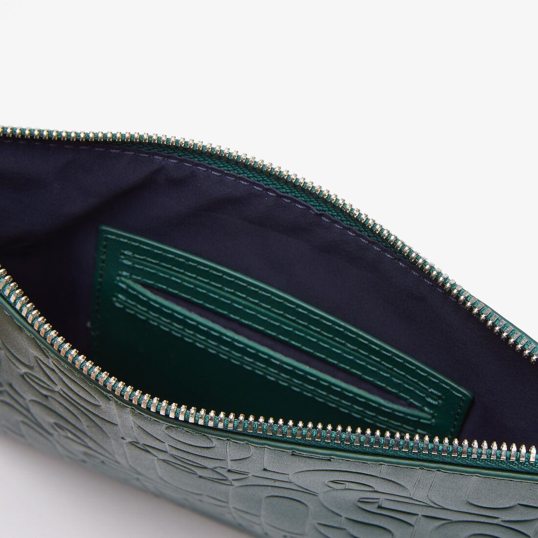 حقيبة كلاتش نسائية كبيرة الحجم من الجلد المنقوش من مجموعة Lacoste حقيبة كلاتش نسائية كبيرة الحجم من الجلد المنقوش من مجموعة Lacoste