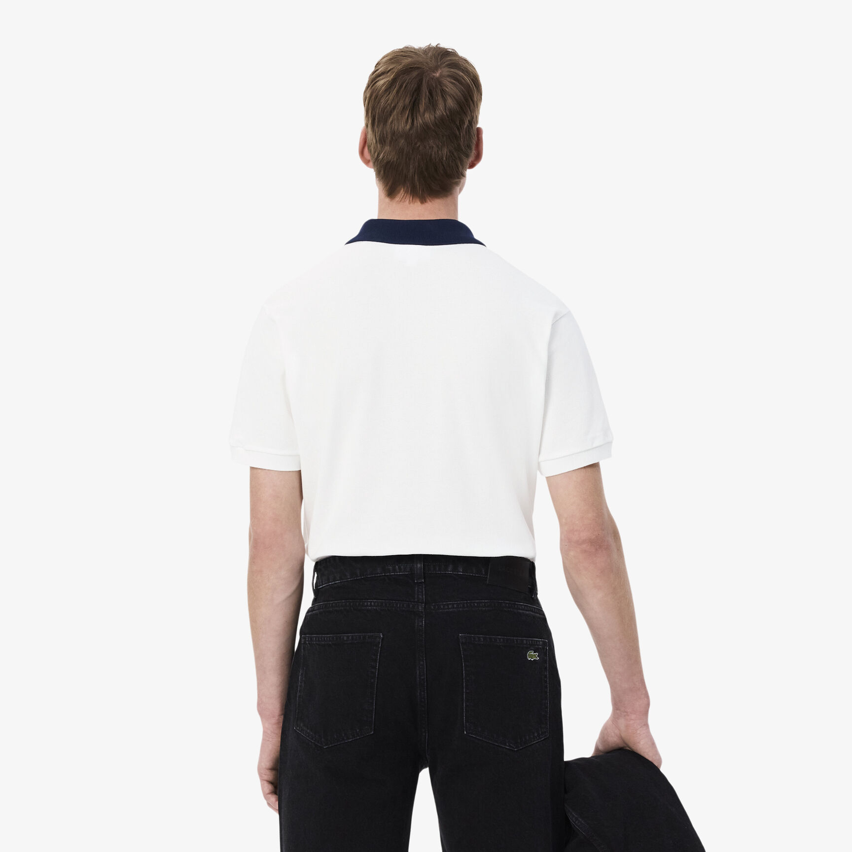 قميص بولو كلاسيكي بقصة ضيقة وياقة متباينة مقاس L.12.12 قميص بولو كلاسيكي بقصة ضيقة وياقة متباينة مقاس L.12.12