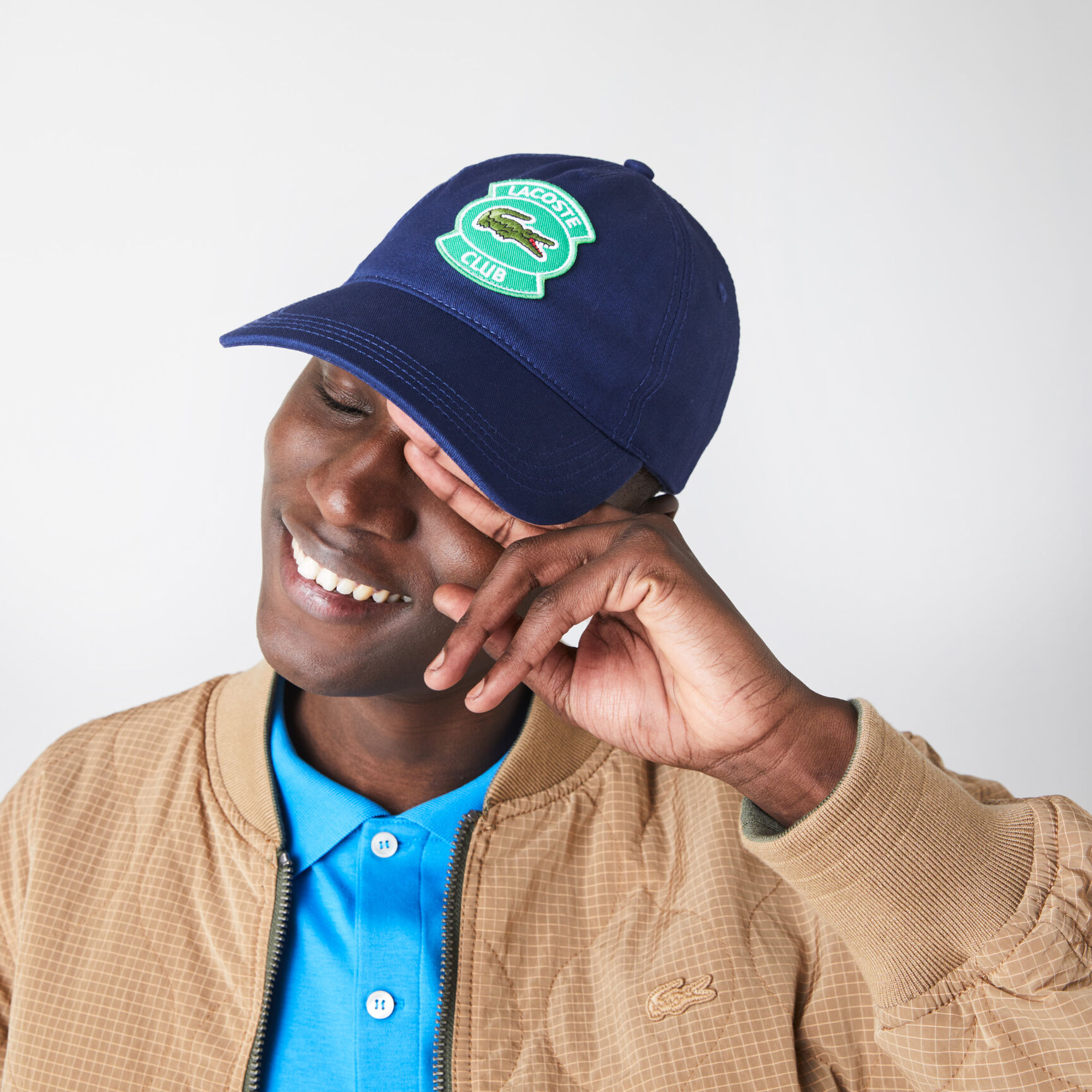 كاب قطني مع شارة للرجال