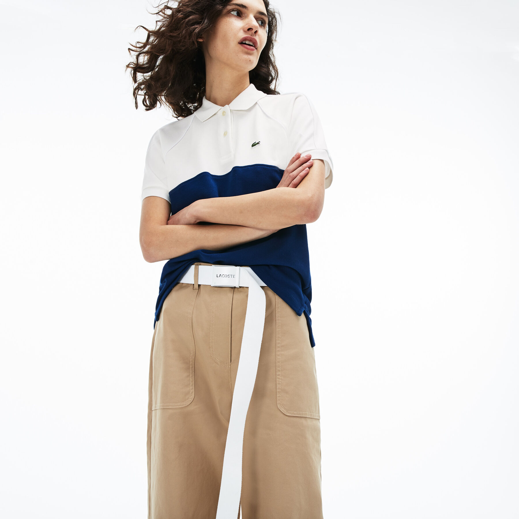 لاكوست قميص بولو نسائي من قطن بيتي بيكيه متعدد الألوان ذو قصة ضيقة من lacoste