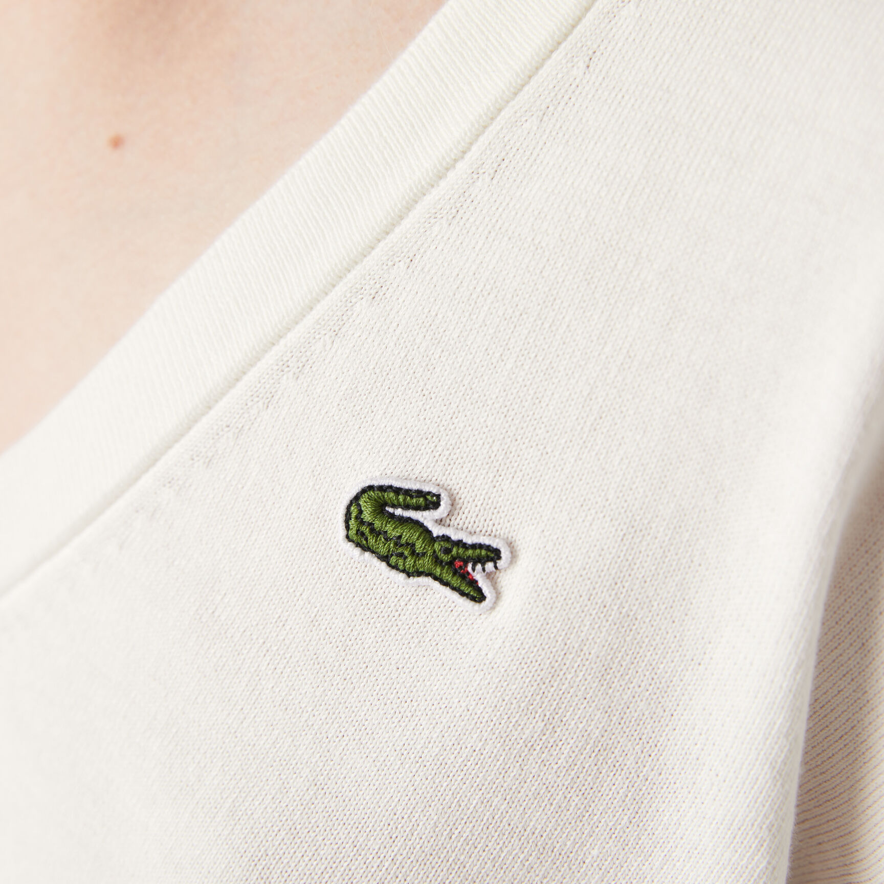 سترة قطن عضوي بفتحة رقبة على شكل حرف V للنساء