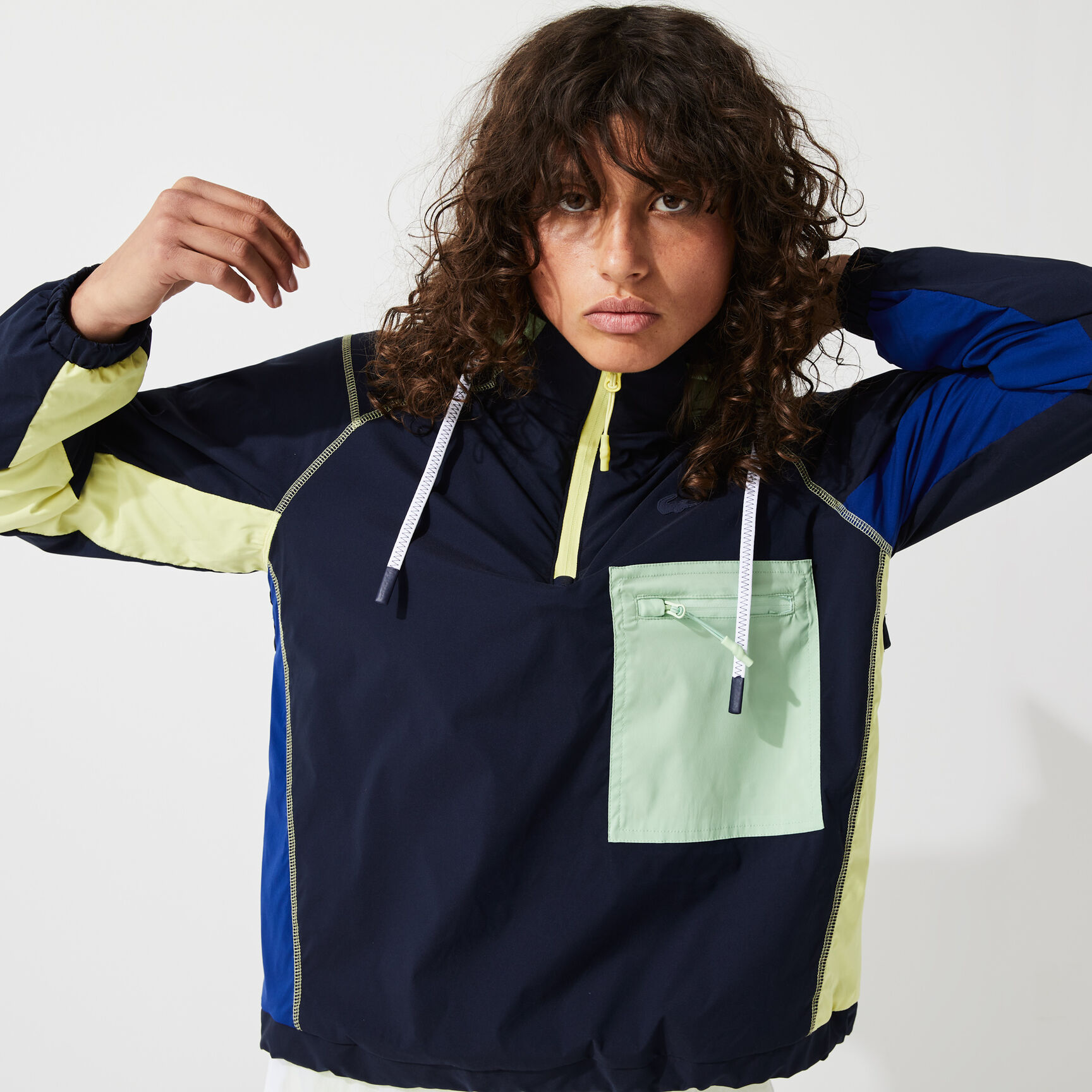 جاكيت ويندبريكر بتصميم كنزة مقسم بألوان للنساء جاكيت ويندبريكر بتصميم كنزة مقسم بألوان للنساء
