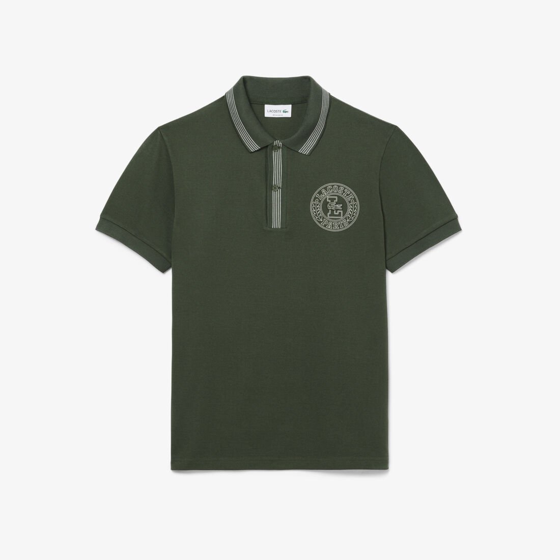 قميص بولو ذو قصة عادية L.12.12 بطبعة شارة قميص بولو ذو قصة عادية L.12.12 بطبعة شارة