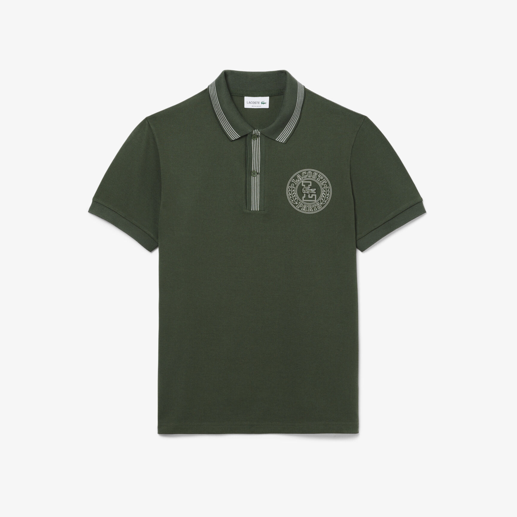 قميص بولو ذو قصة عادية L.12.12 بطبعة شارة قميص بولو ذو قصة عادية L.12.12 بطبعة شارة