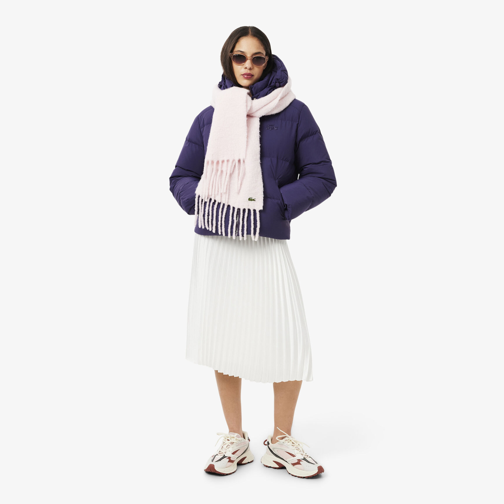 سترة مبطنة بغطاء للرأس بتصميم مريح