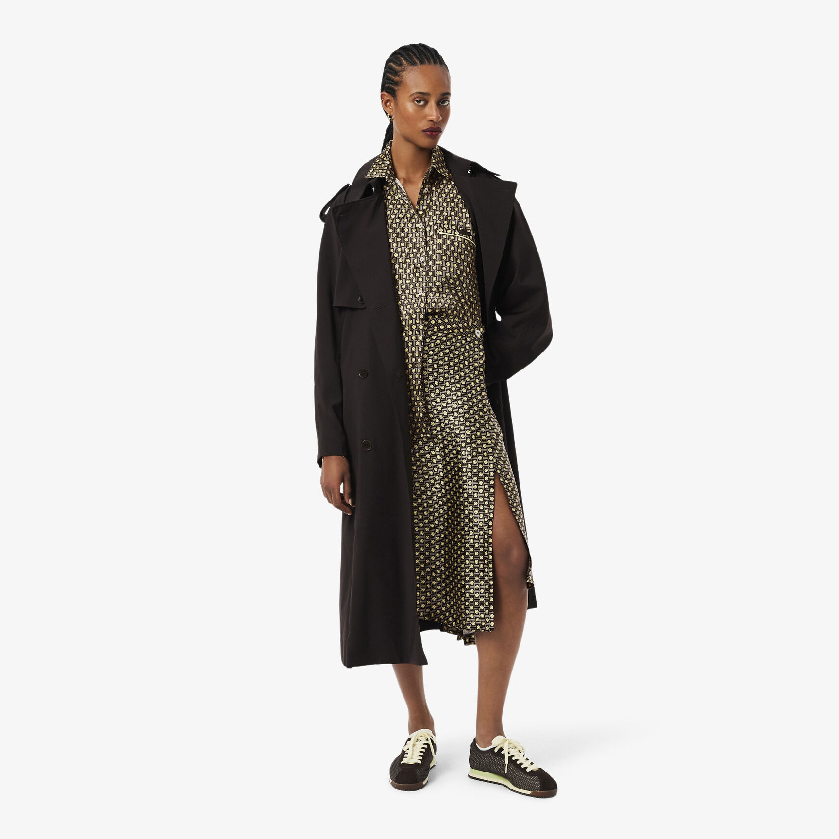 قميص ساتان مطبوع كبير الحجم