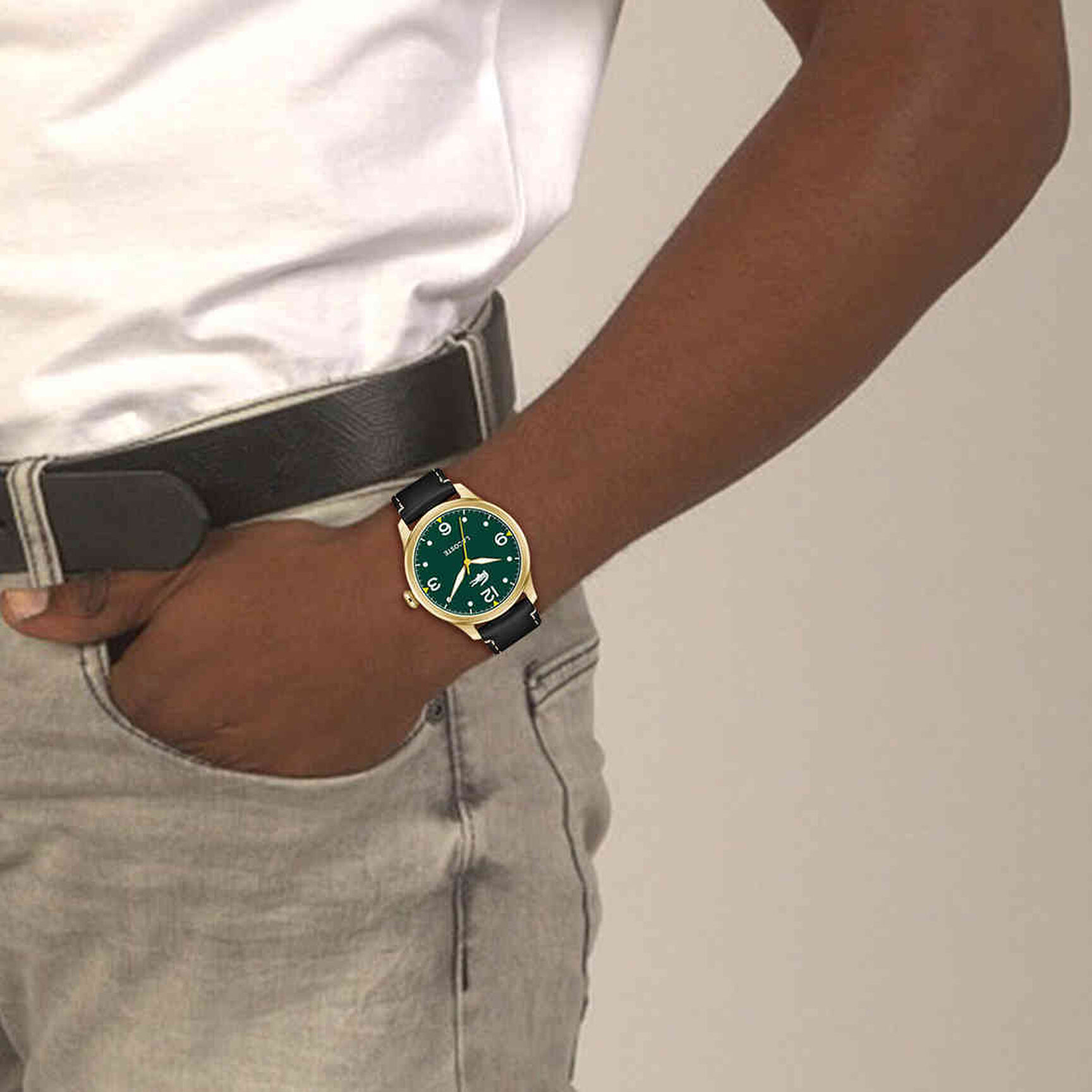 ساعة رجالية جلدية بثلاثة عقارب ساعة رجالية جلدية بثلاثة عقارب