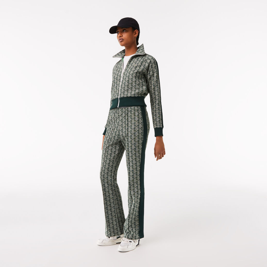 بنطال رياضي واسع منقوش بنطال رياضي واسع منقوش