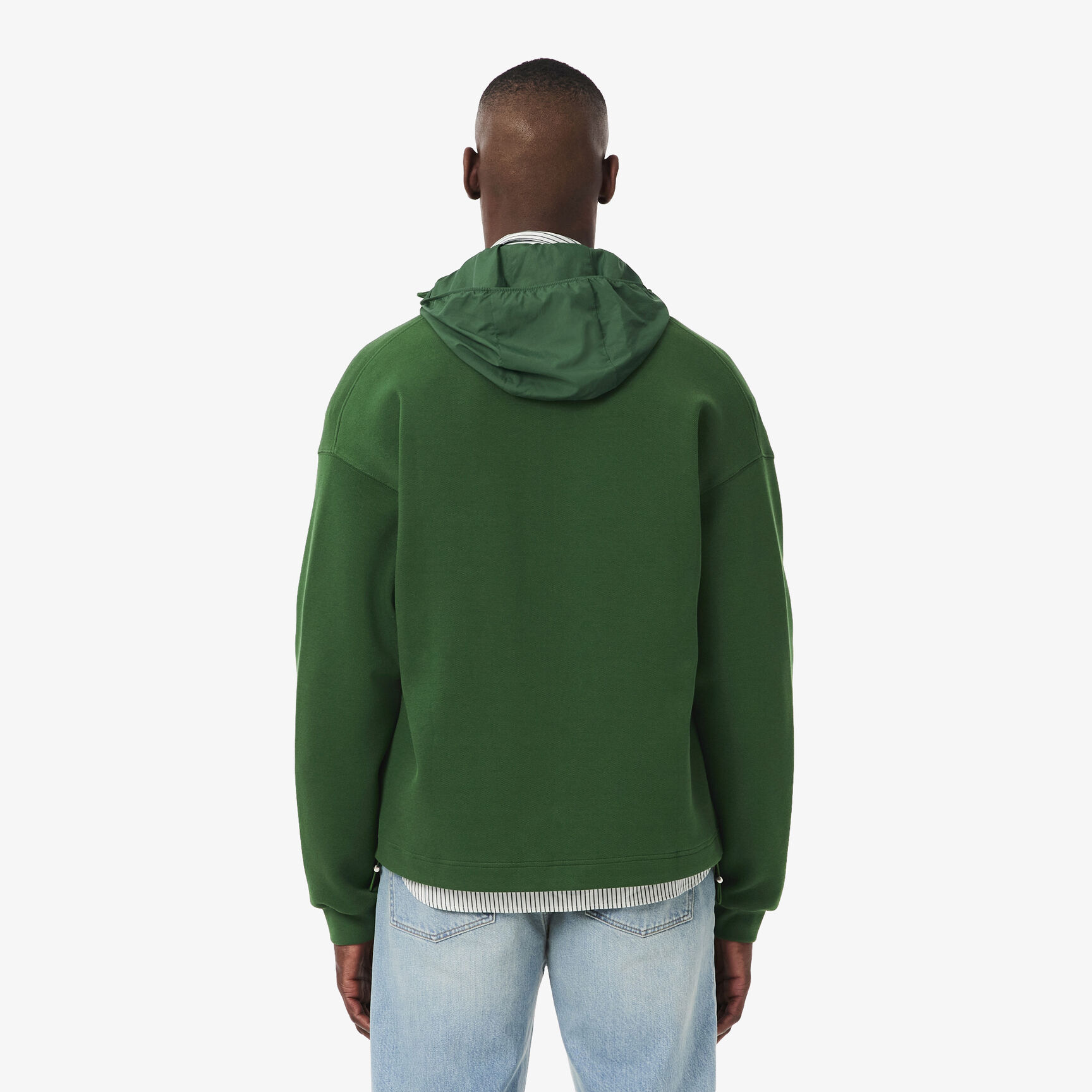 سويت شيرت فضفاض بشعار مميز سويت شيرت فضفاض بشعار مميز