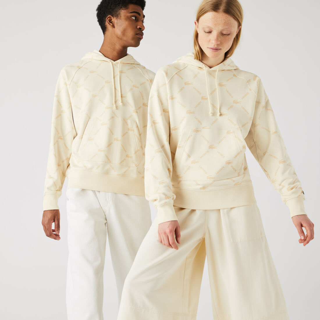 سويت شيرت قطني للجنسين بغطاء رأس وقصة فضفاضة ومونوغرام مجموعة Lacoste LIVE سويت شيرت قطني للجنسين بغطاء رأس وقصة فضفاضة ومونوغرام مجموعة Lacoste LIVE