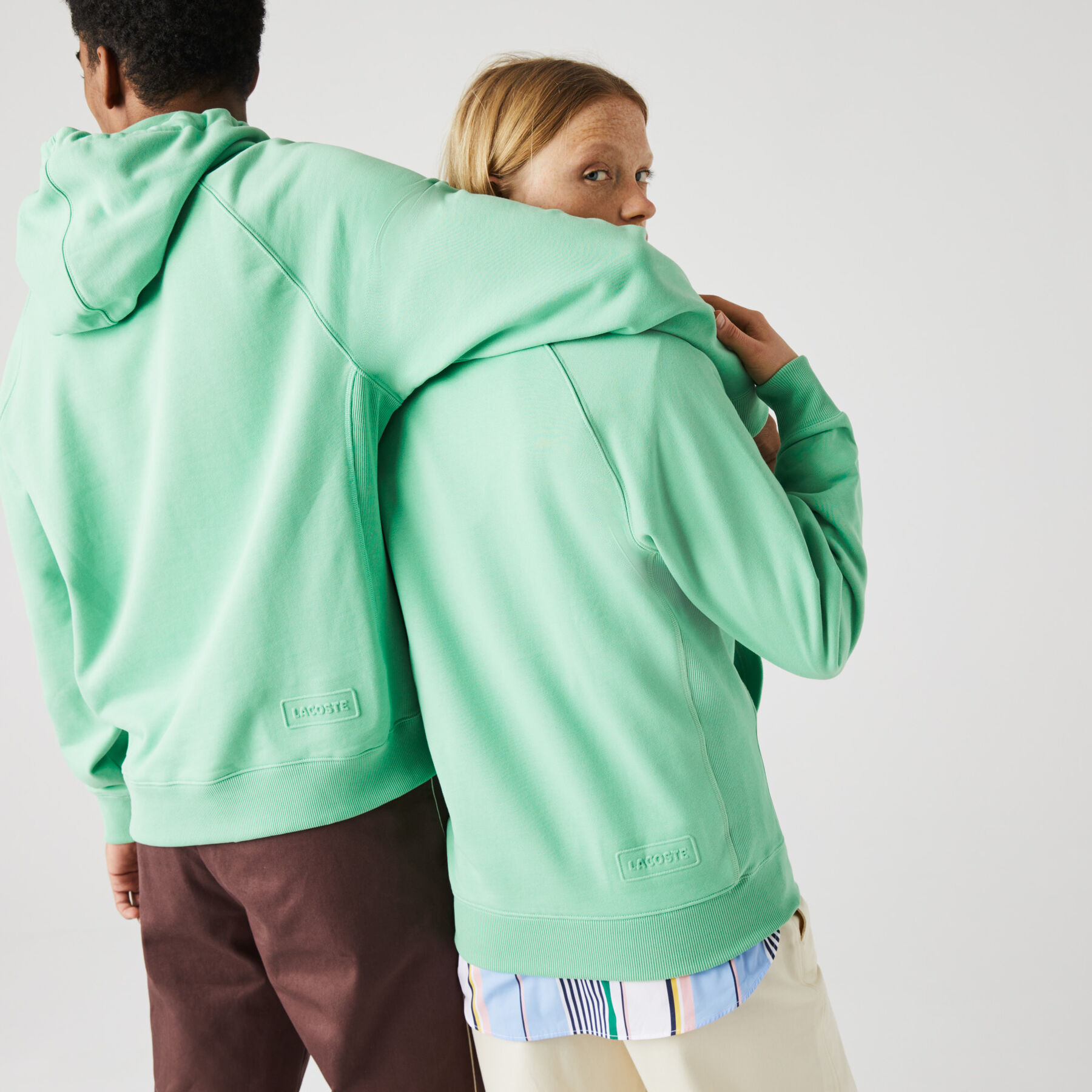سويت شيرت قطني بغطاء رأس للجنسين مجموعة Lacoste LIVE لاكوست سويت شيرت قطني بغطاء رأس للجنسين مجموعة lacoste live