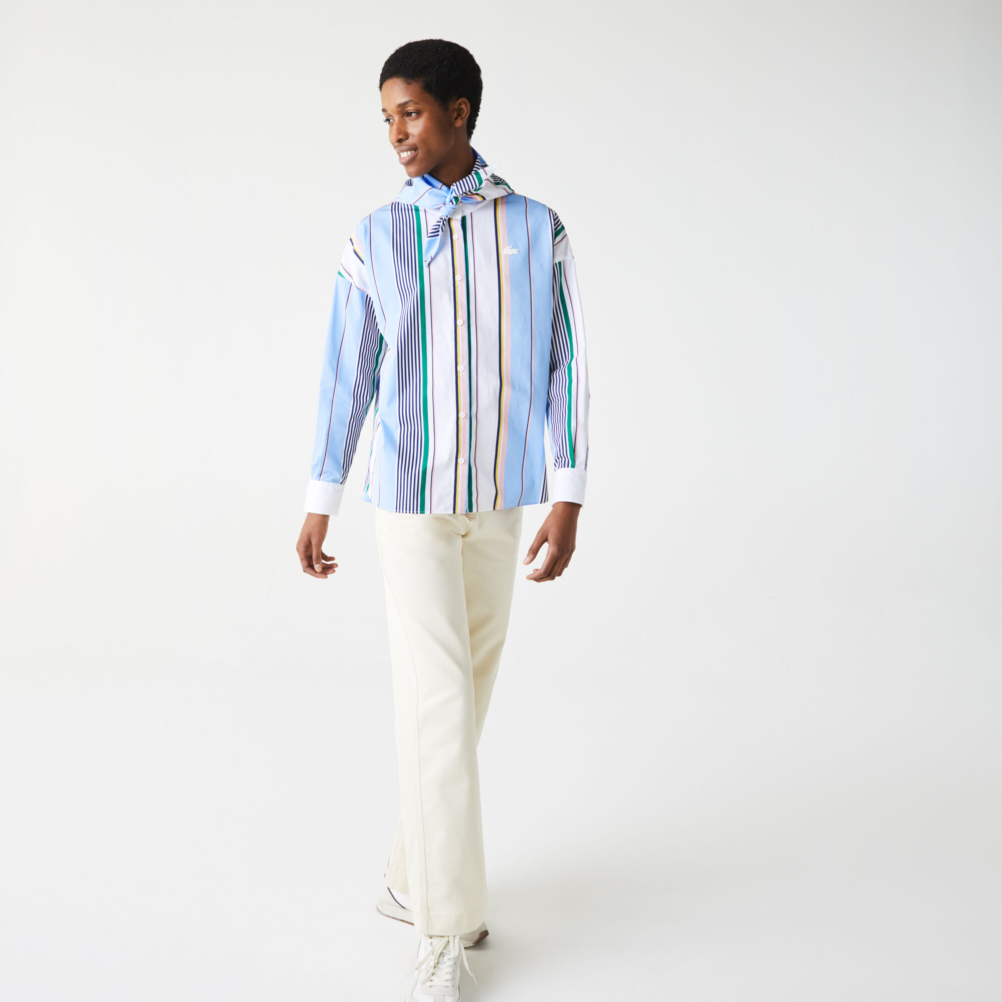 قميص قطني مقلم للنساء قصة كلاسيكية مع ياقة وشاح مجموعة Lacoste LIVE قميص قطني مقلم للنساء قصة كلاسيكية مع ياقة وشاح مجموعة Lacoste LIVE