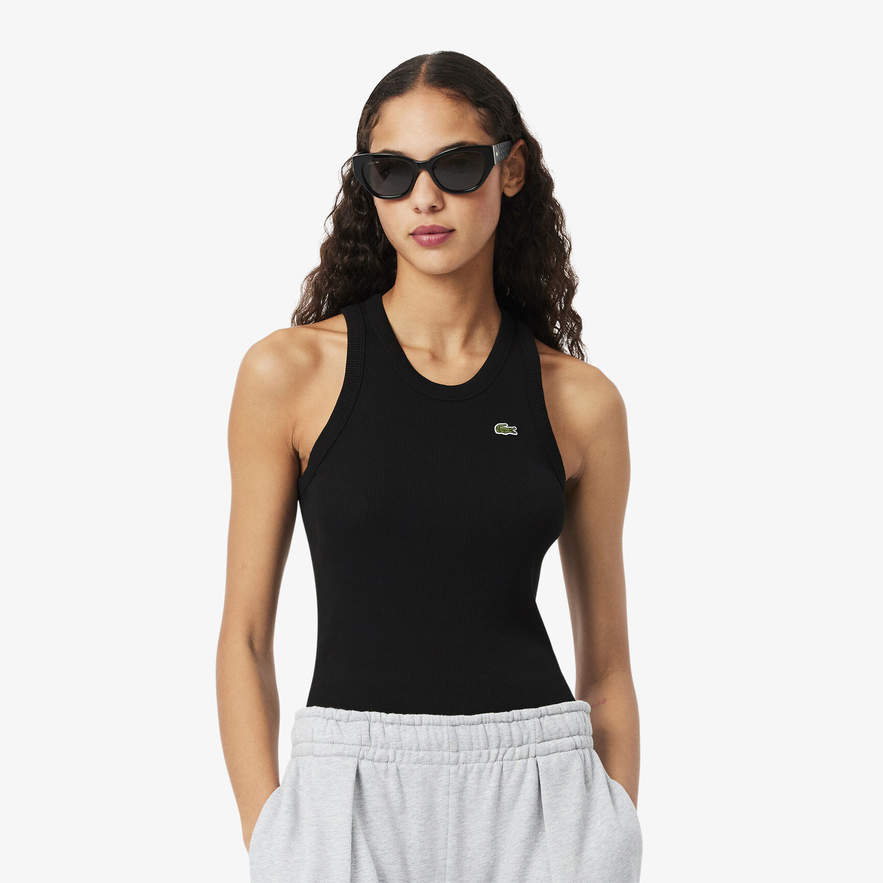 قميص داخلي قطني بقصة ضيقة قميص داخلي قطني بقصة ضيقة