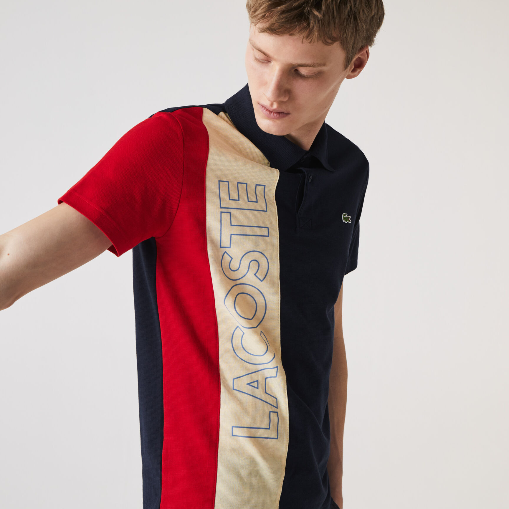 قميص بولو للرجال قصة عادية بكتل لونية من نسيج محبوك فائق الخفة قميص بولو للرجال قصة عادية بكتل لونية من نسيج محبوك فائق الخفة