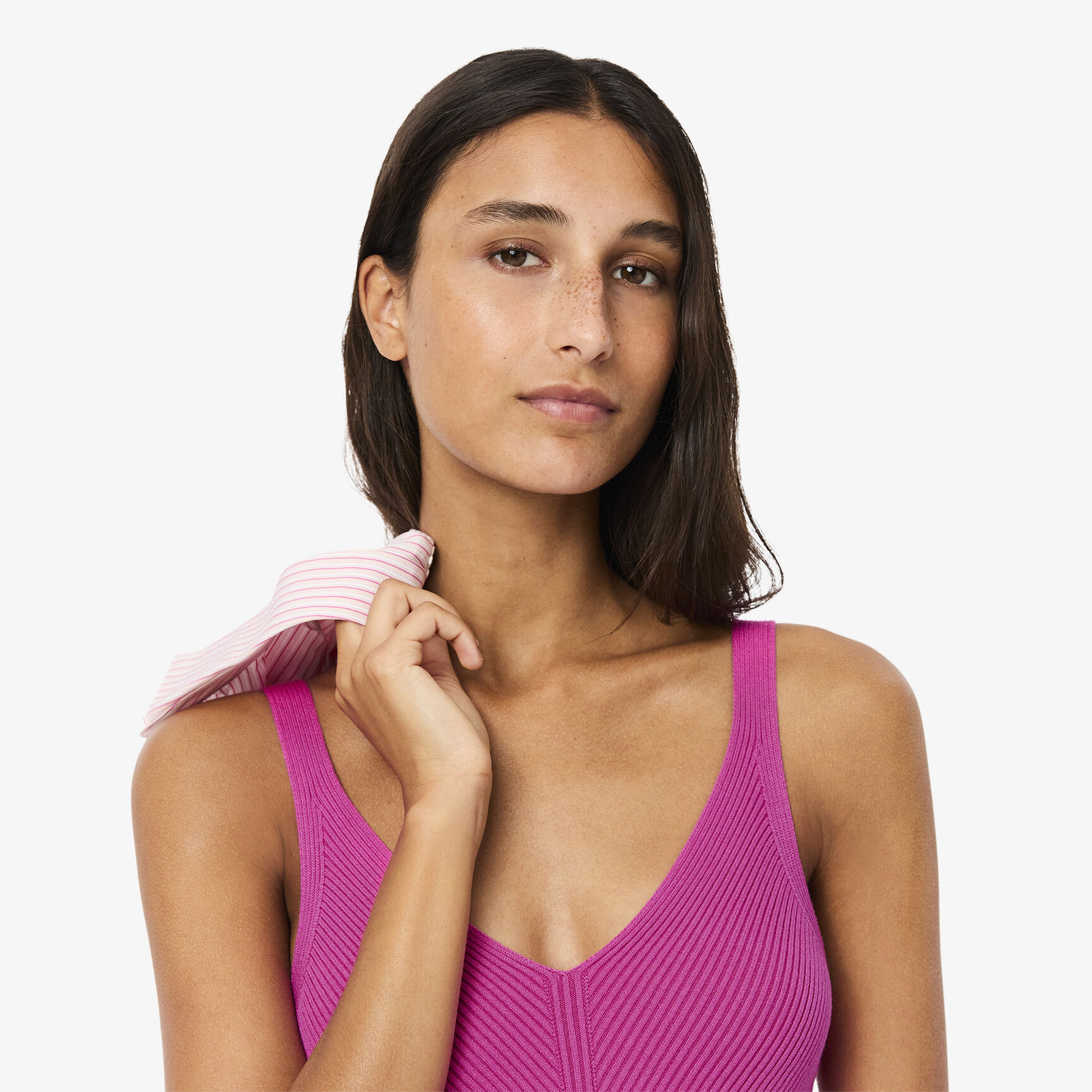 فستان طويل بدون درزات ومضلع فستان طويل بدون درزات ومضلع