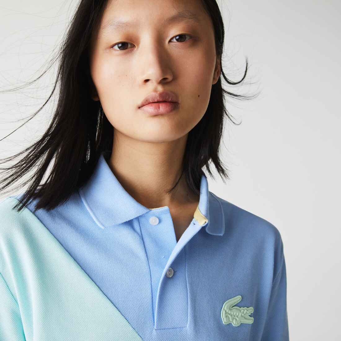 قميص بولو بيكيه القطن للجنسين بقصة فضفاضة وكتل لونية مجموعة Lacoste LIVE قميص بولو بيكيه القطن للجنسين بقصة فضفاضة وكتل لونية مجموعة Lacoste LIVE