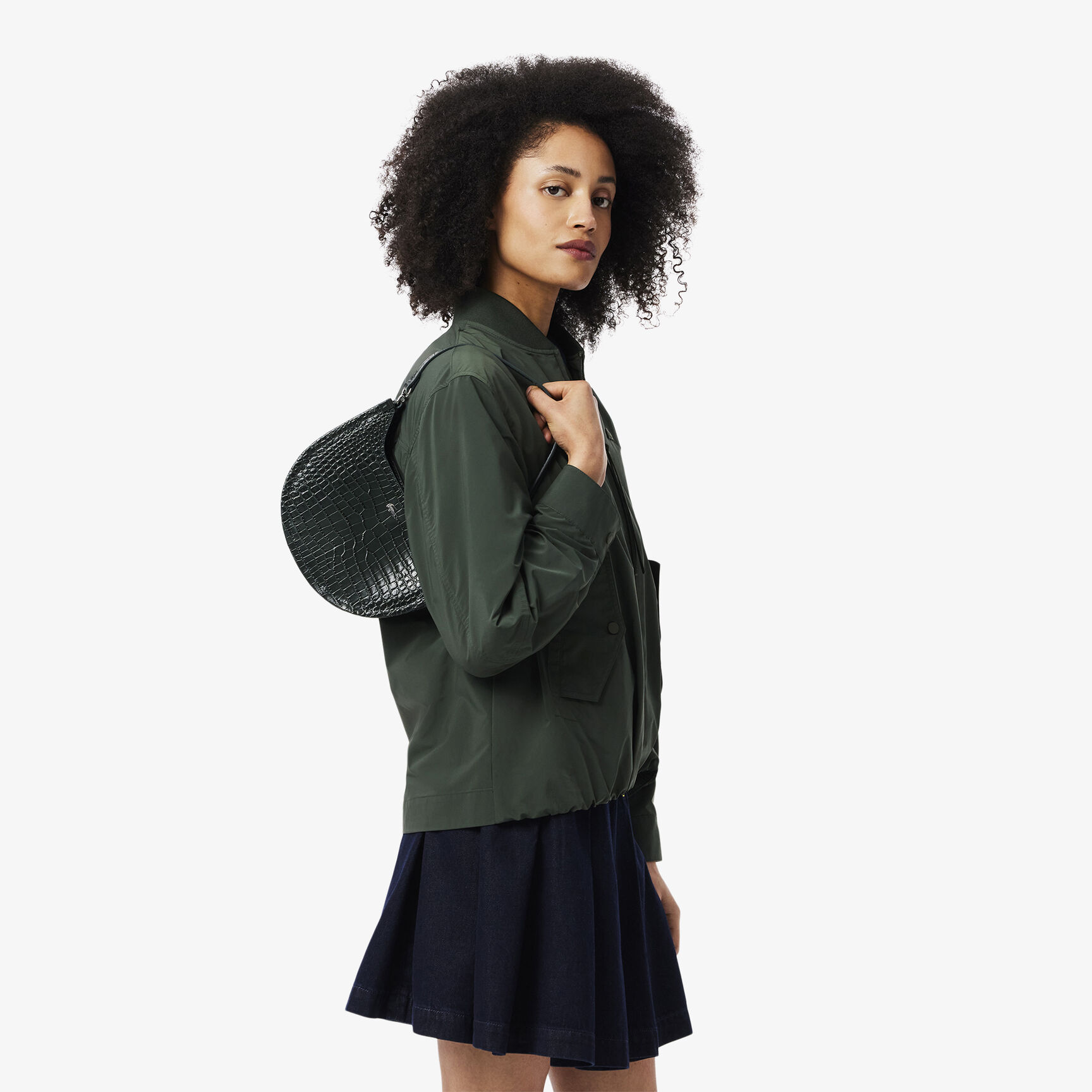 حقيبة شانتاكو صغيرة من الجلد المنقوش على شكل نصف قمر