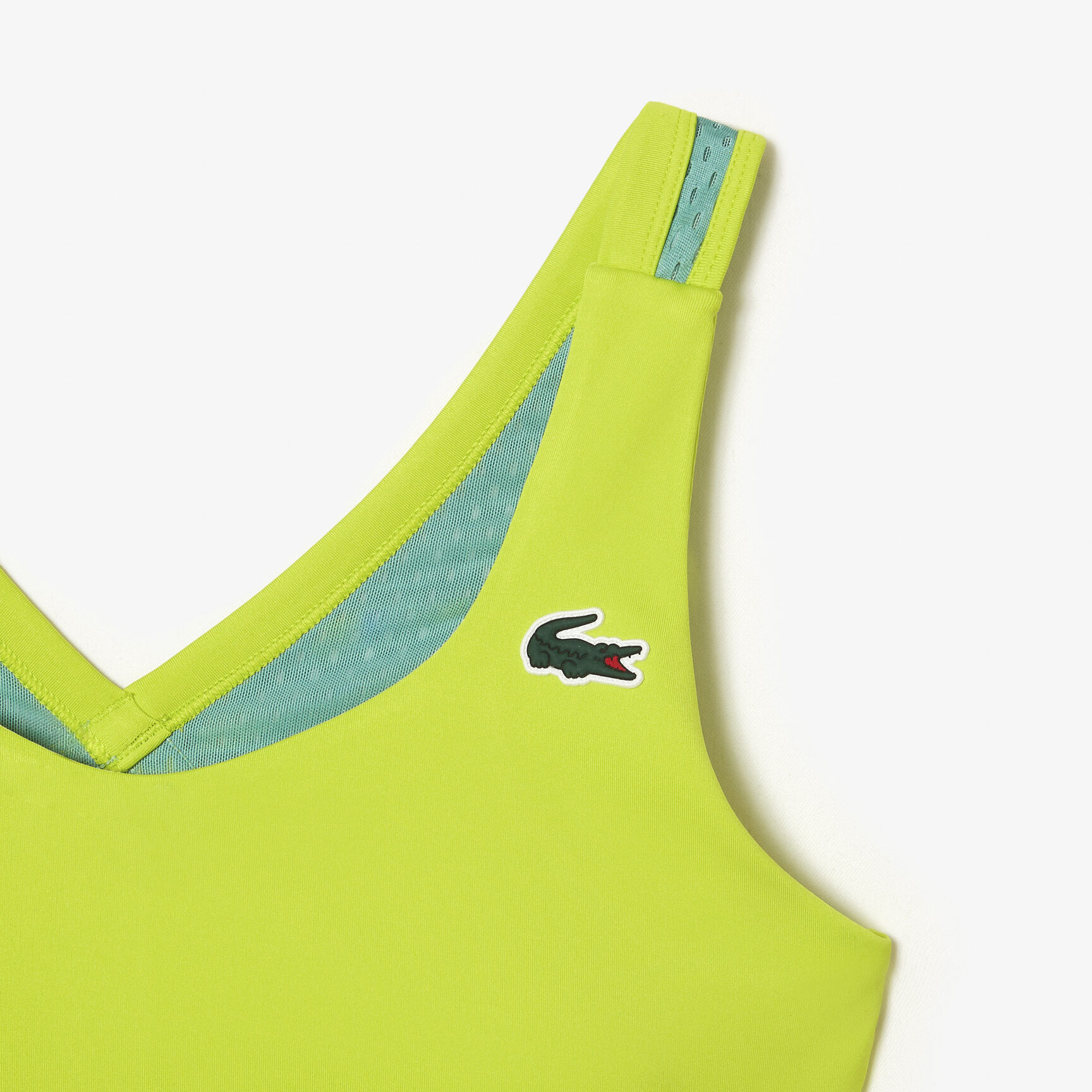 حمالة صدر رياضية بوليستر معاد تدويره سريع الجفاف للنساء مجموعة Lacoste Sport حمالة صدر رياضية بوليستر معاد تدويره سريع الجفاف للنساء مجموعة Lacoste Sport