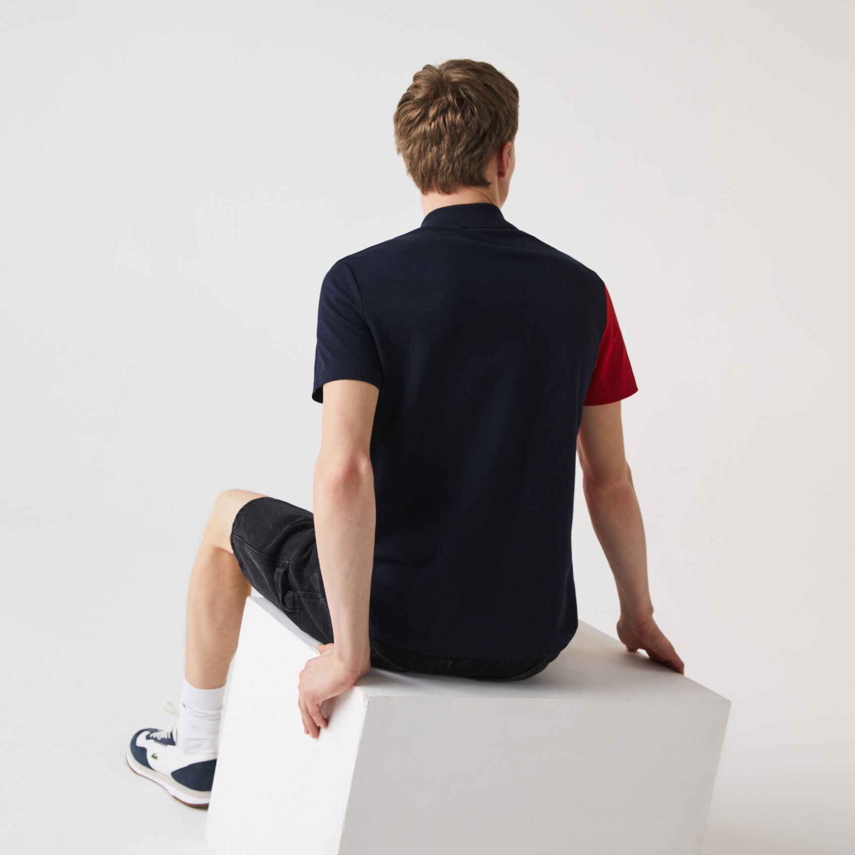 قميص بولو للرجال قصة عادية بكتل لونية من نسيج محبوك فائق الخفة قميص بولو للرجال قصة عادية بكتل لونية من نسيج محبوك فائق الخفة