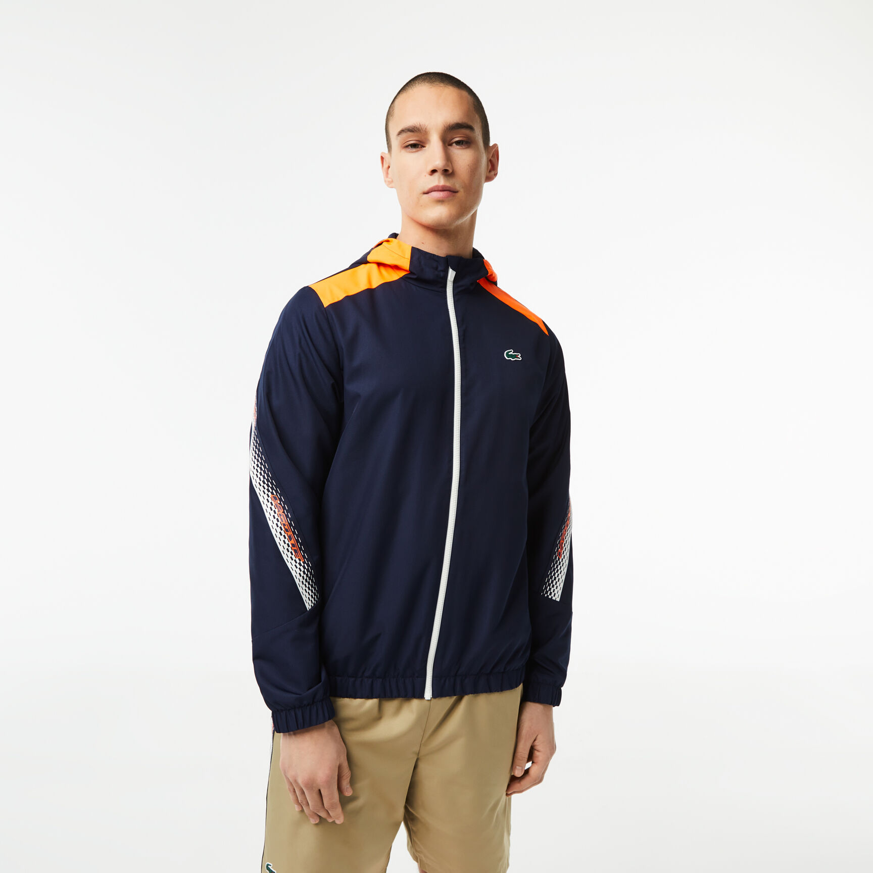 جاكيت بغطاء رأس بوليستر معاد تدويره للرجال مجموعة Lacoste Tennis جاكيت بغطاء رأس بوليستر معاد تدويره للرجال مجموعة Lacoste Tennis