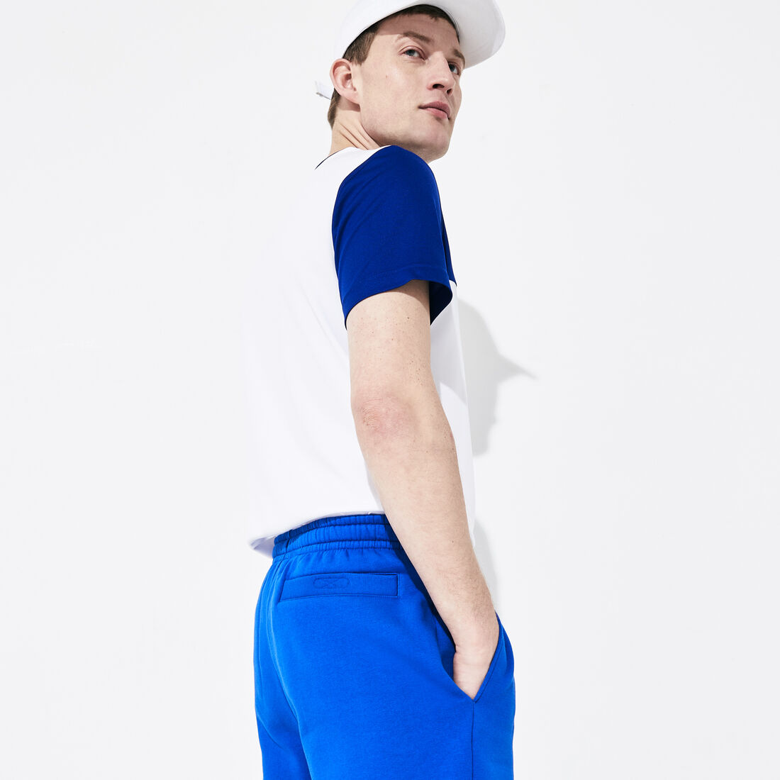 شورت من الصوف لرياضة التنس للرجال من مجموعة Lacoste SPORT شورت من الصوف لرياضة التنس للرجال من مجموعة Lacoste SPORT
