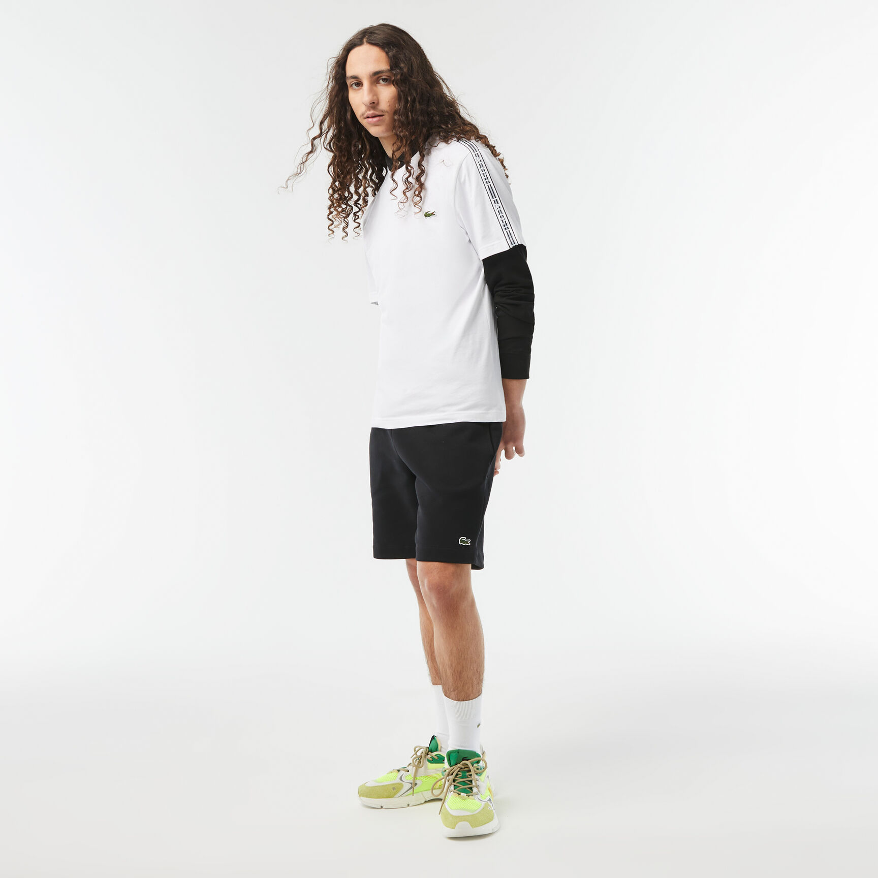 تيشيرت لاكوست بقصة عادية وشريط بشعار الماركة للرجال تيشيرت لاكوست بقصة عادية وشريط بشعار الماركة للرجال