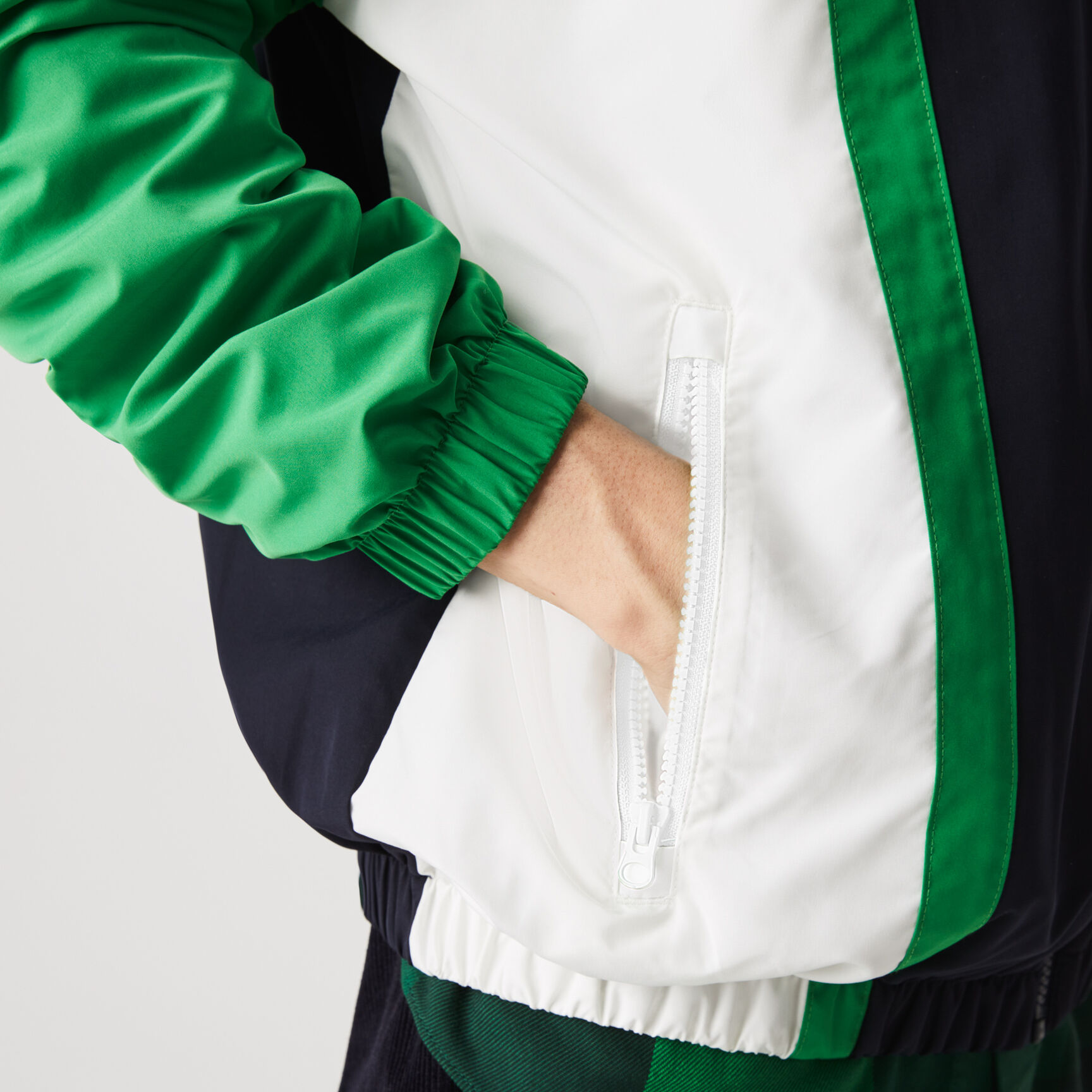 Men&rsquo;s Lightweight Water-Resistant Colorblock Zip Jacket