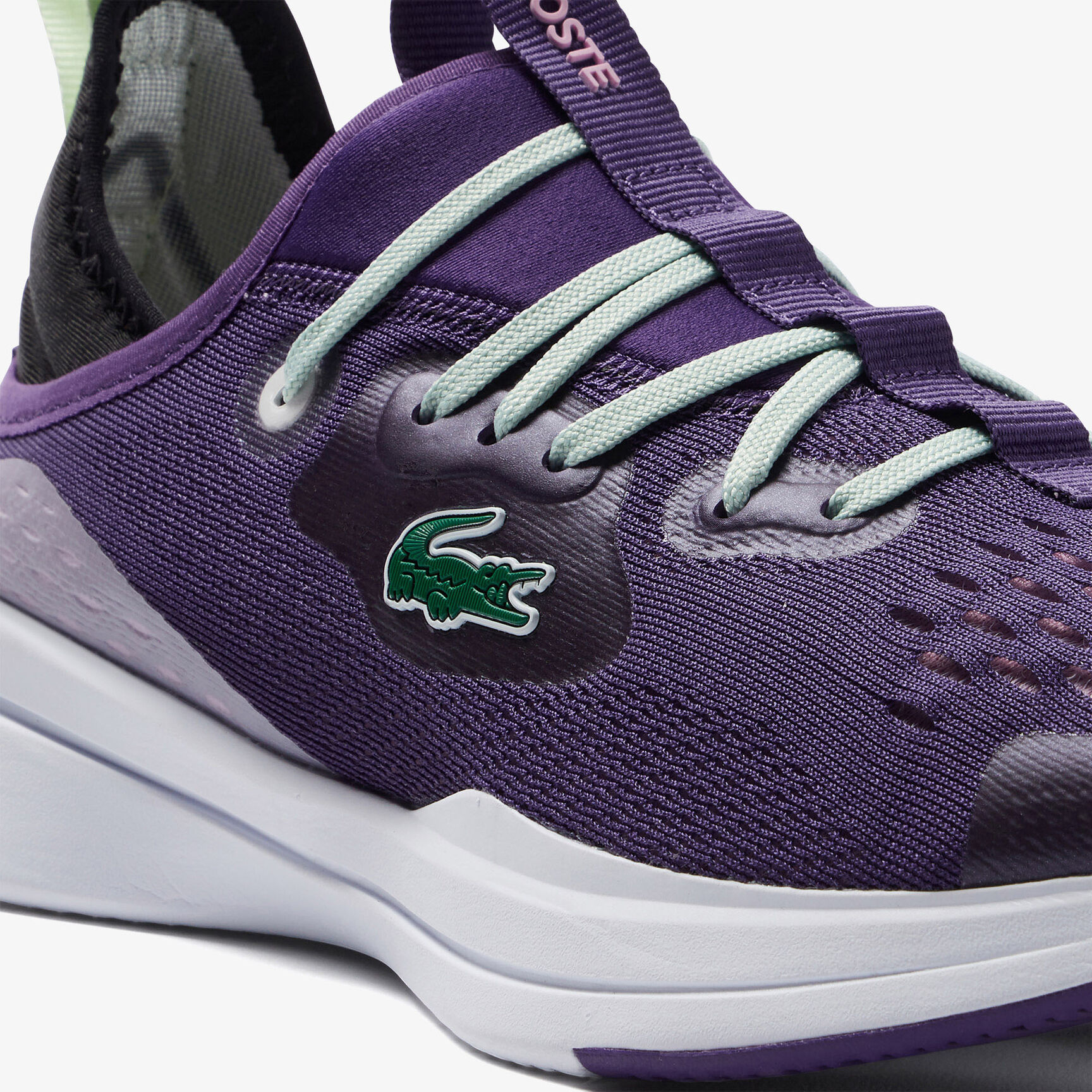 سنيكرز لاكوست رن سبين من قماش مريح بنفس اللون للنساء