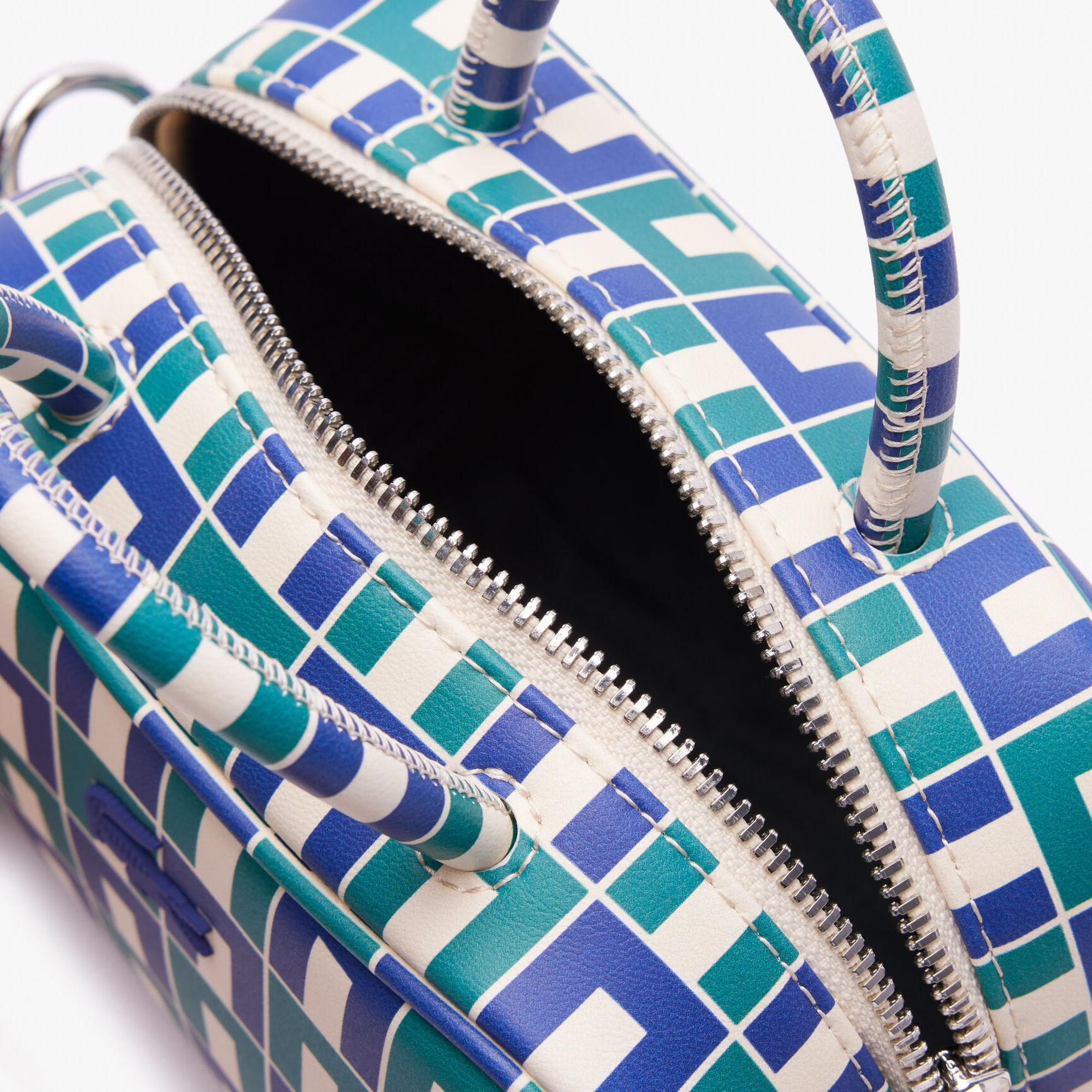 محفظة لورا جلدية صغيرة