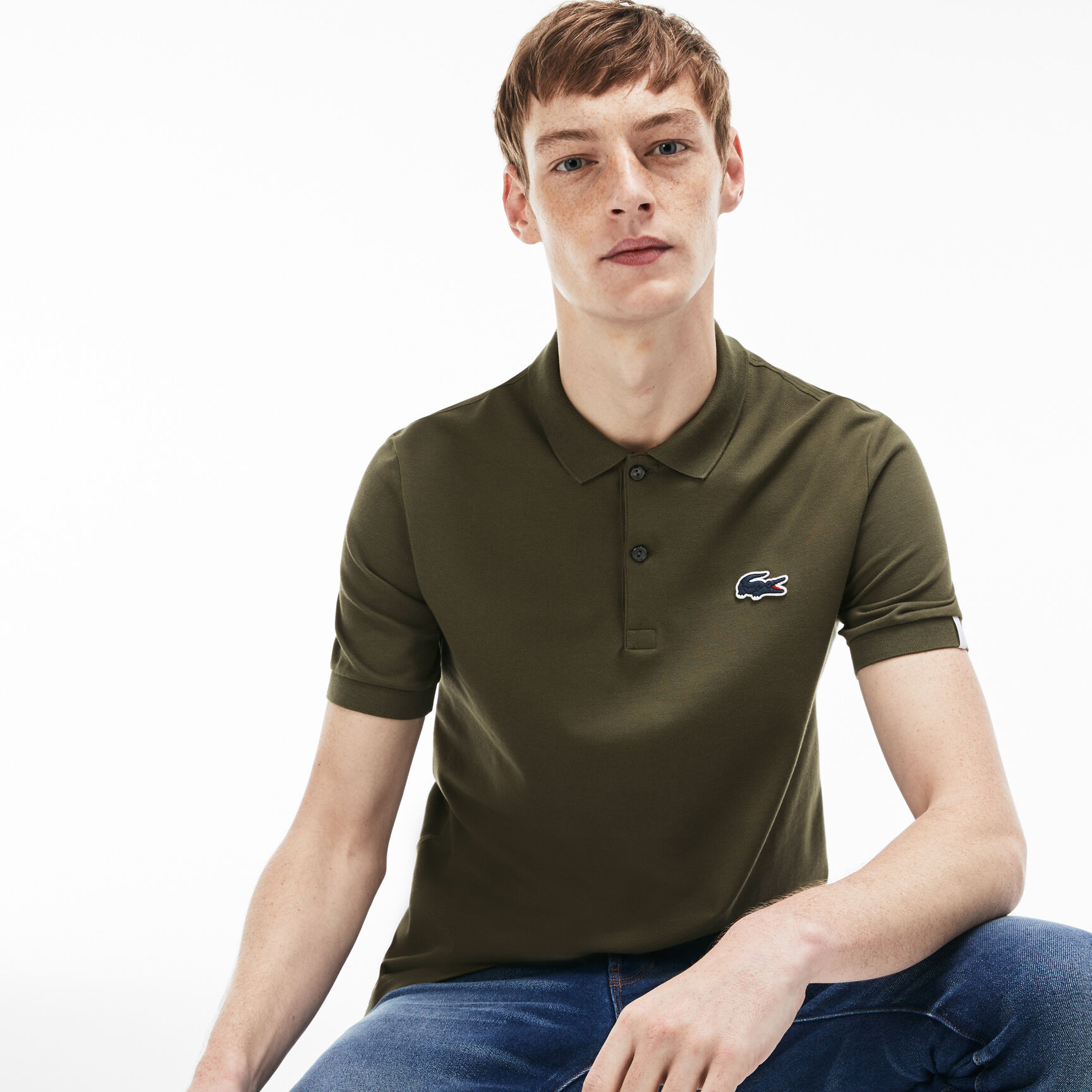 بولو رجّالي بقصّة ضيّقة من ميني بيكيه مطّاطي بولو رجّالي بقصّة ضيّقة من ميني بيكيه مطّاطي