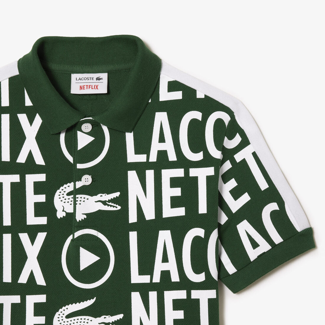 تيشيرت بولو لاكوست بطبعة بلون مغاير للأطفال مجموعة Lacoste x Netflix تيشيرت بولو لاكوست بطبعة بلون مغاير للأطفال مجموعة Lacoste x Netflix