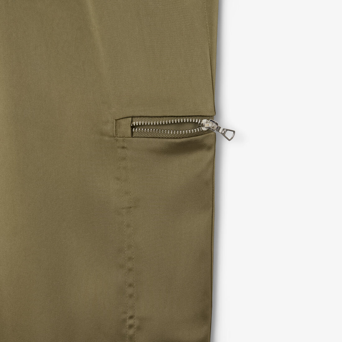 بنطال رياضي ساتان كبير الحجم بنطال رياضي ساتان كبير الحجم