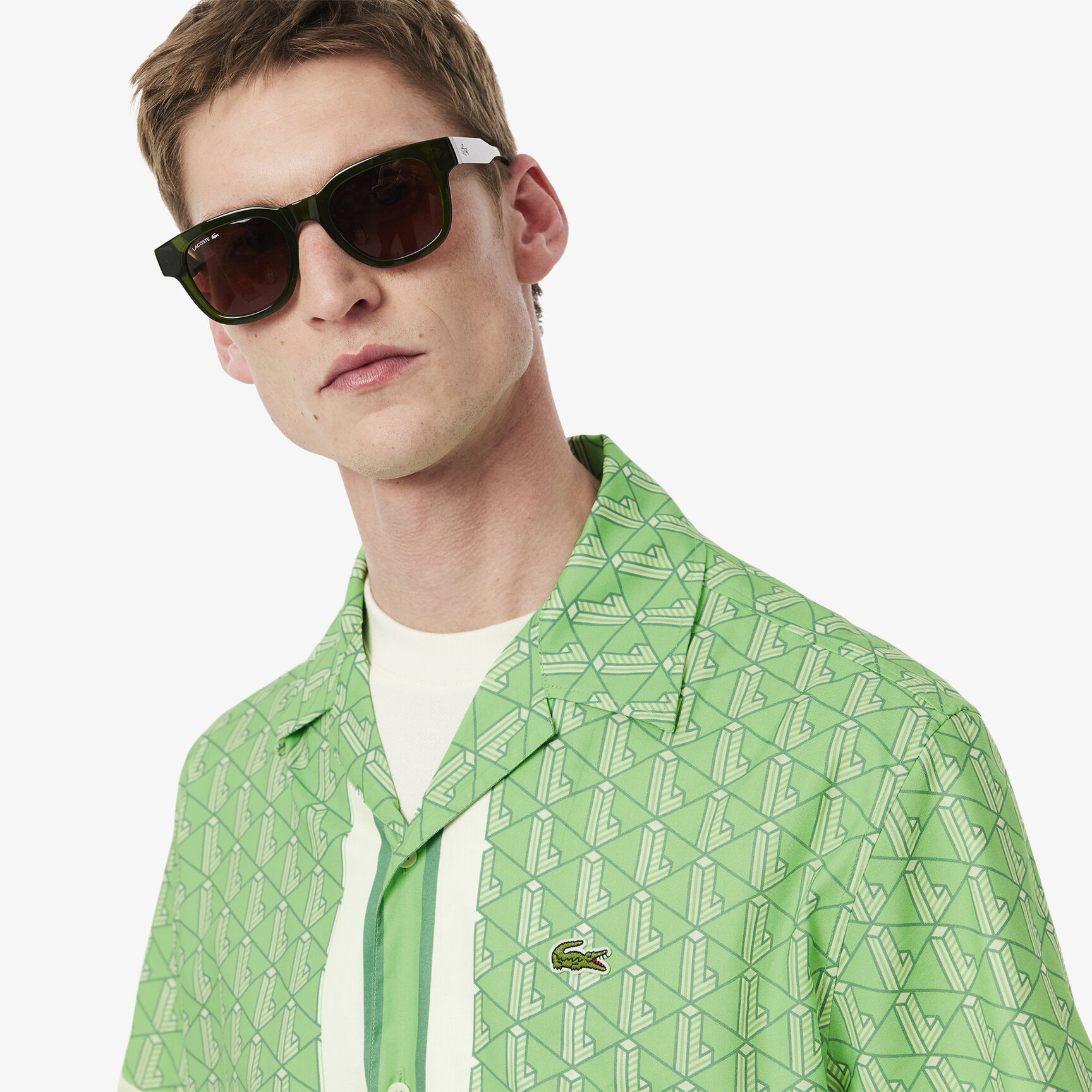 قميص مونوغرام بقصّة مستقيمة قميص مونوغرام بقصّة مستقيمة