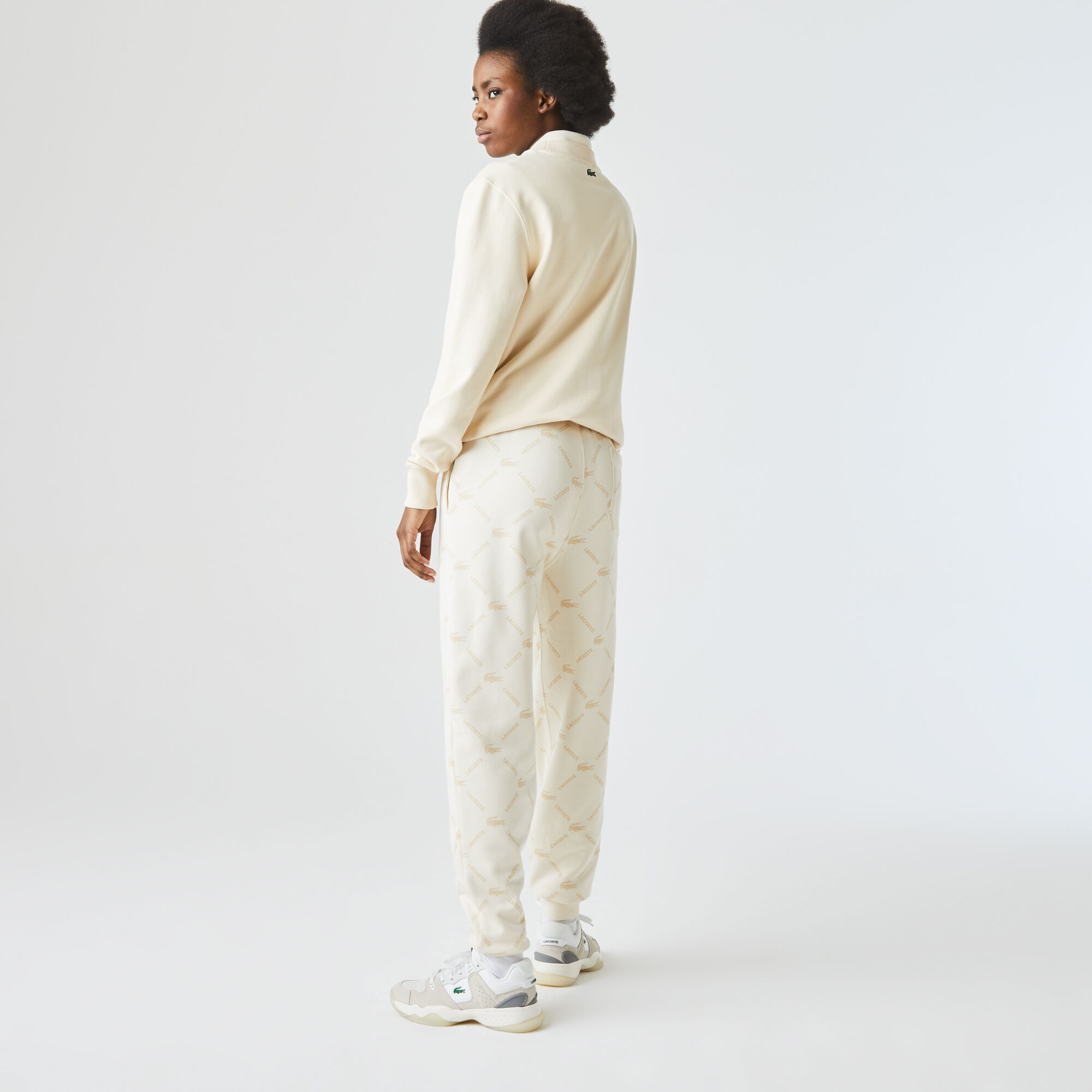 بنطال رياضي صوف للجنسين مجموعة Lacoste LIVE وتفاصيل مطبوعة بنطال رياضي صوف للجنسين مجموعة Lacoste LIVE وتفاصيل مطبوعة