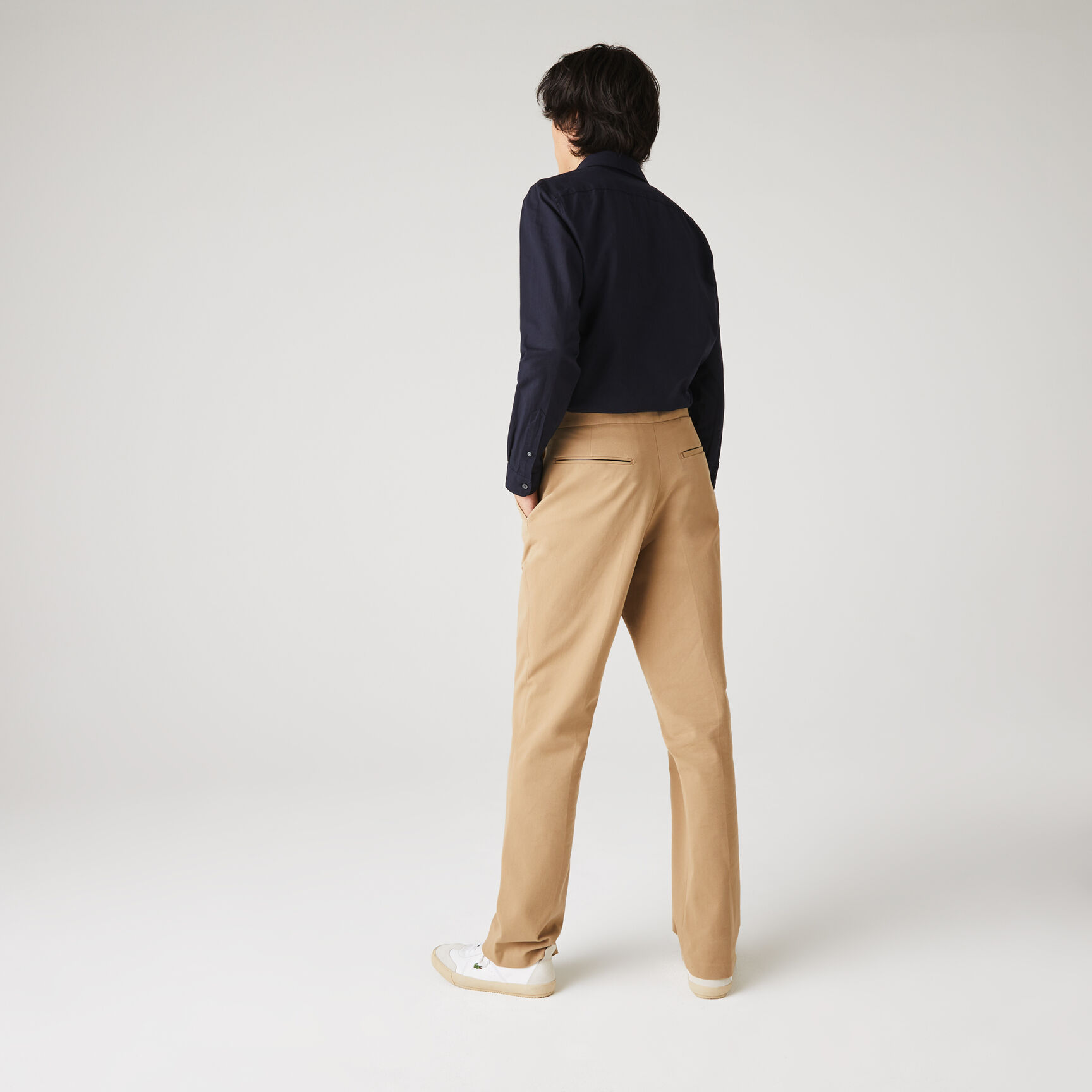 قميص من قطن أكسفورد المرن بقصة ضيقة للرجال قميص من قطن أكسفورد المرن بقصة ضيقة للرجال