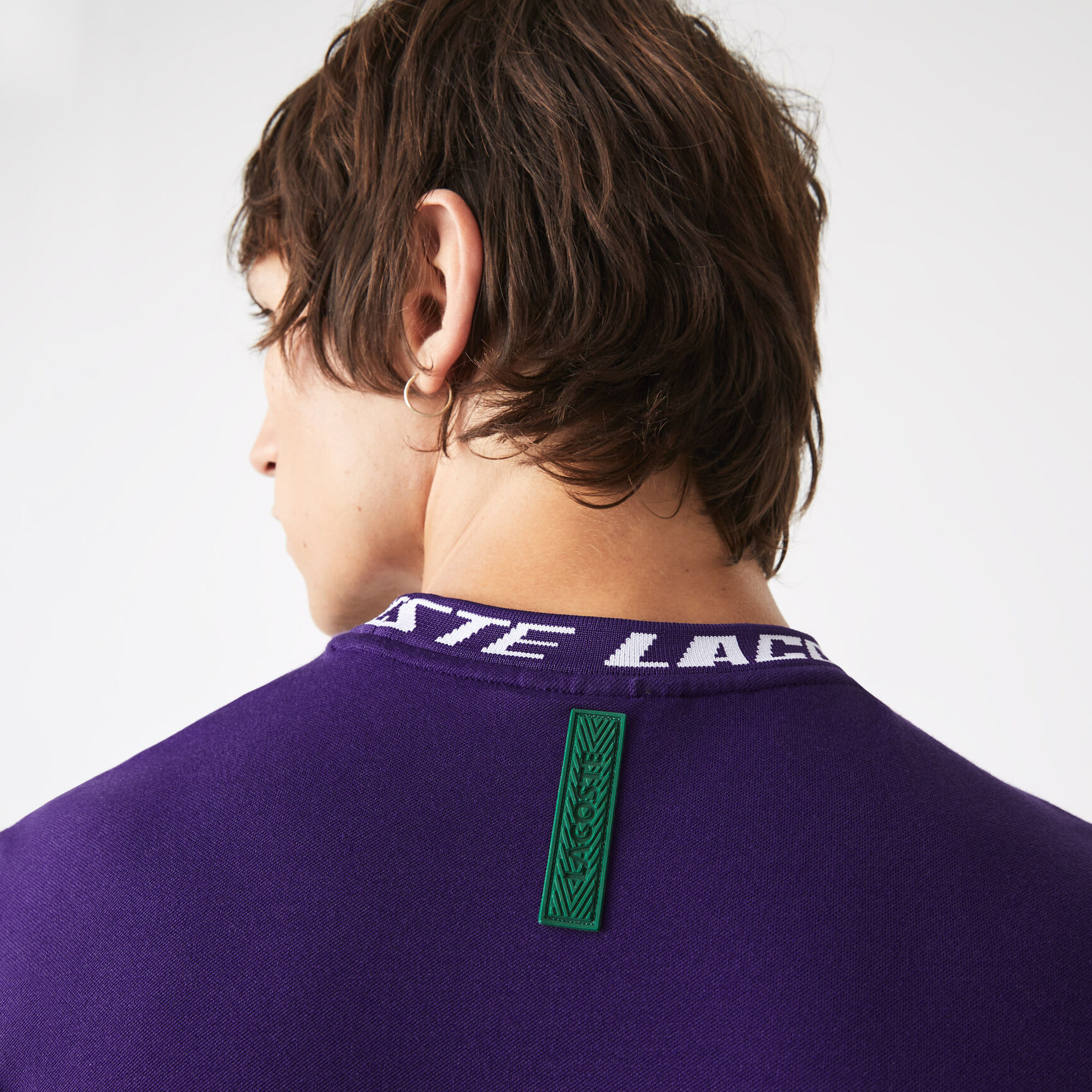 تيشيرت لاكوست بقصة عادية وياقة بشعار الماركة للرجال&lrm;