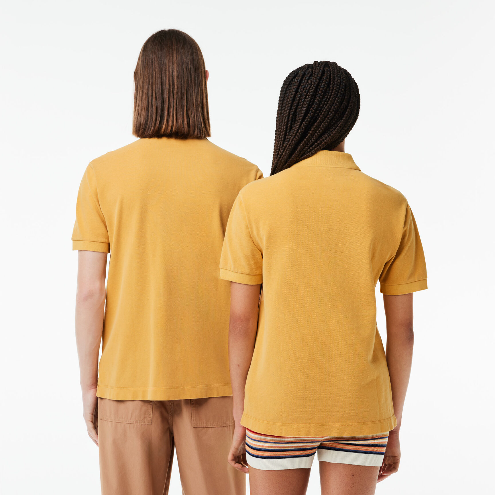 تي شيرت بولو بيكيه قطن مطاطي بياقة بلون مغاير وقَصّة عادية