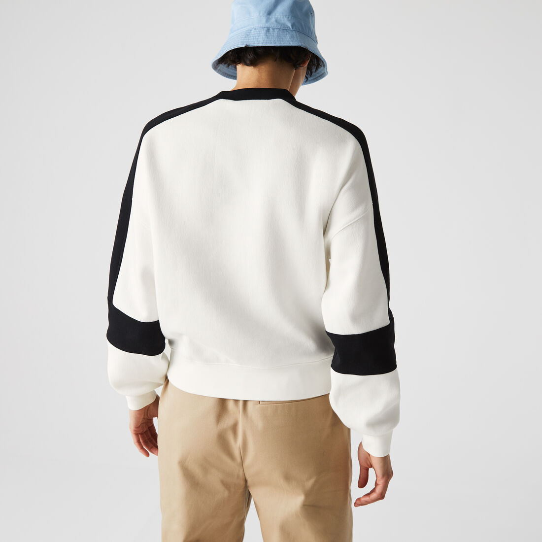 سويت شيرت نسائي من مجموعة Lacoste L!VE سويت شيرت نسائي من مجموعة Lacoste L!VE