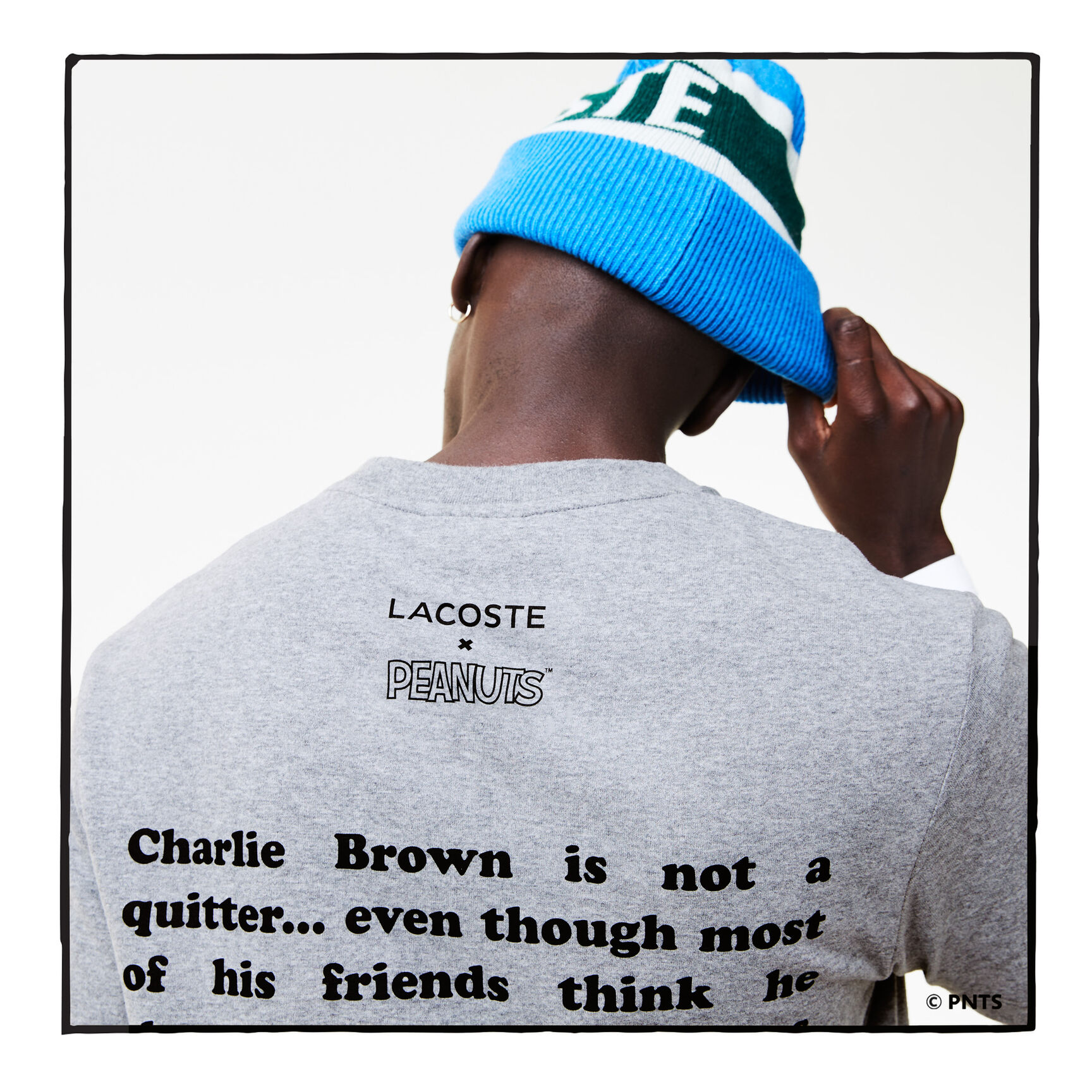 تيشيرت رجالي من القطن العضوي بياقة مستديرة من Lacoste x Peanuts