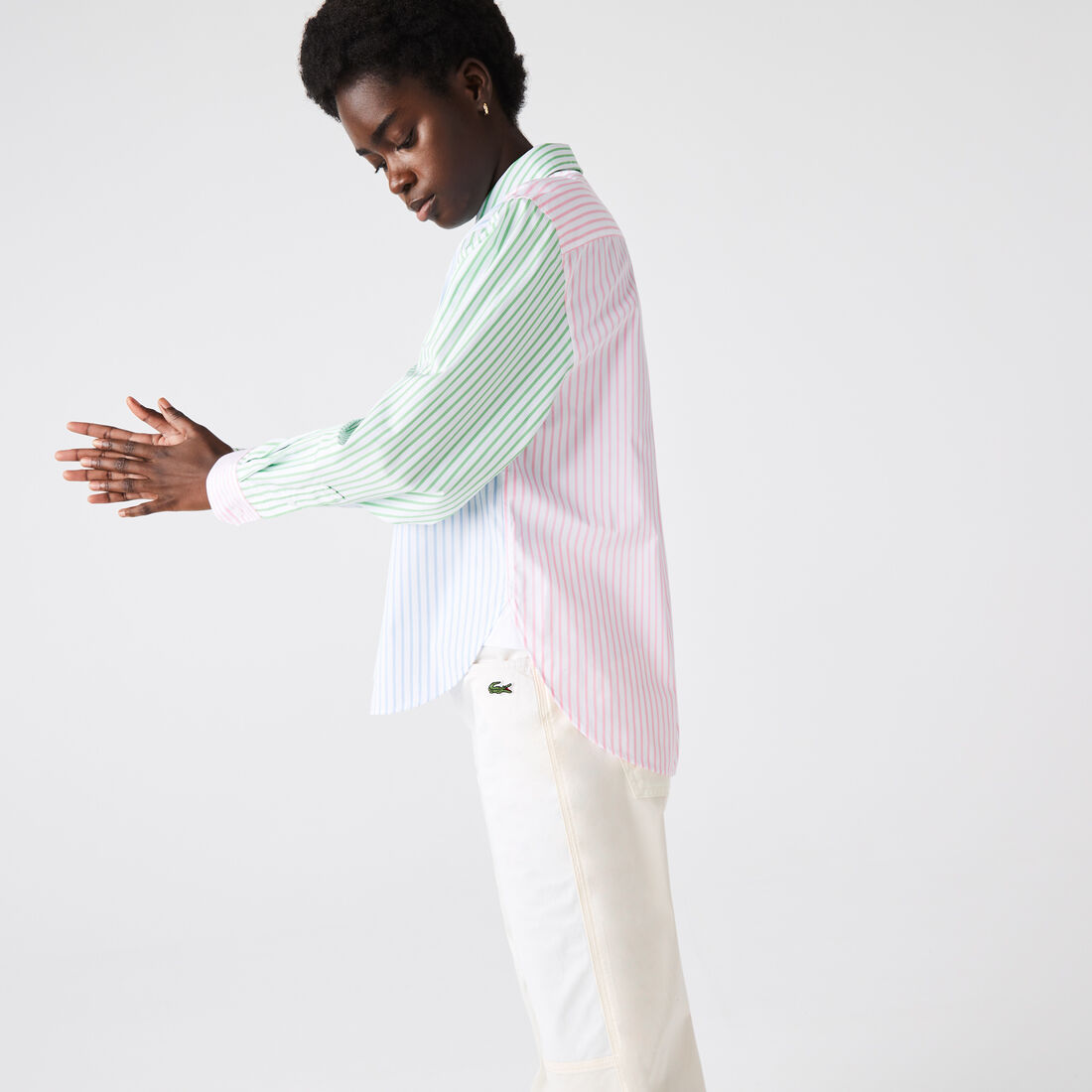 قميص قطن مخطط مقسم لأجزاء بتطريز مضارب تنس للنساء قميص قطن مخطط مقسم لأجزاء بتطريز مضارب تنس للنساء