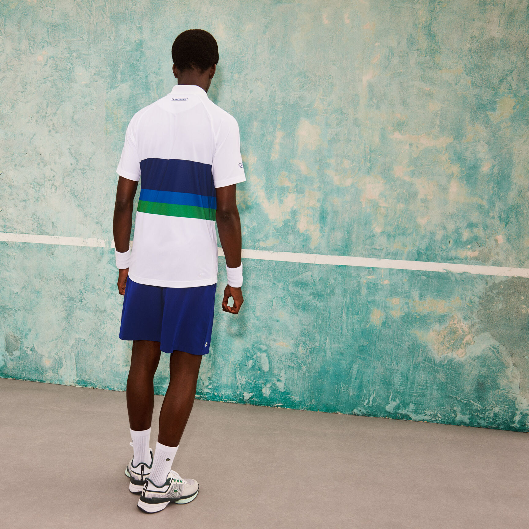 شورت رجالي خفيف الوزن قابل للتمدد من مجموعة Lacoste SPORT و Novak Djokovic