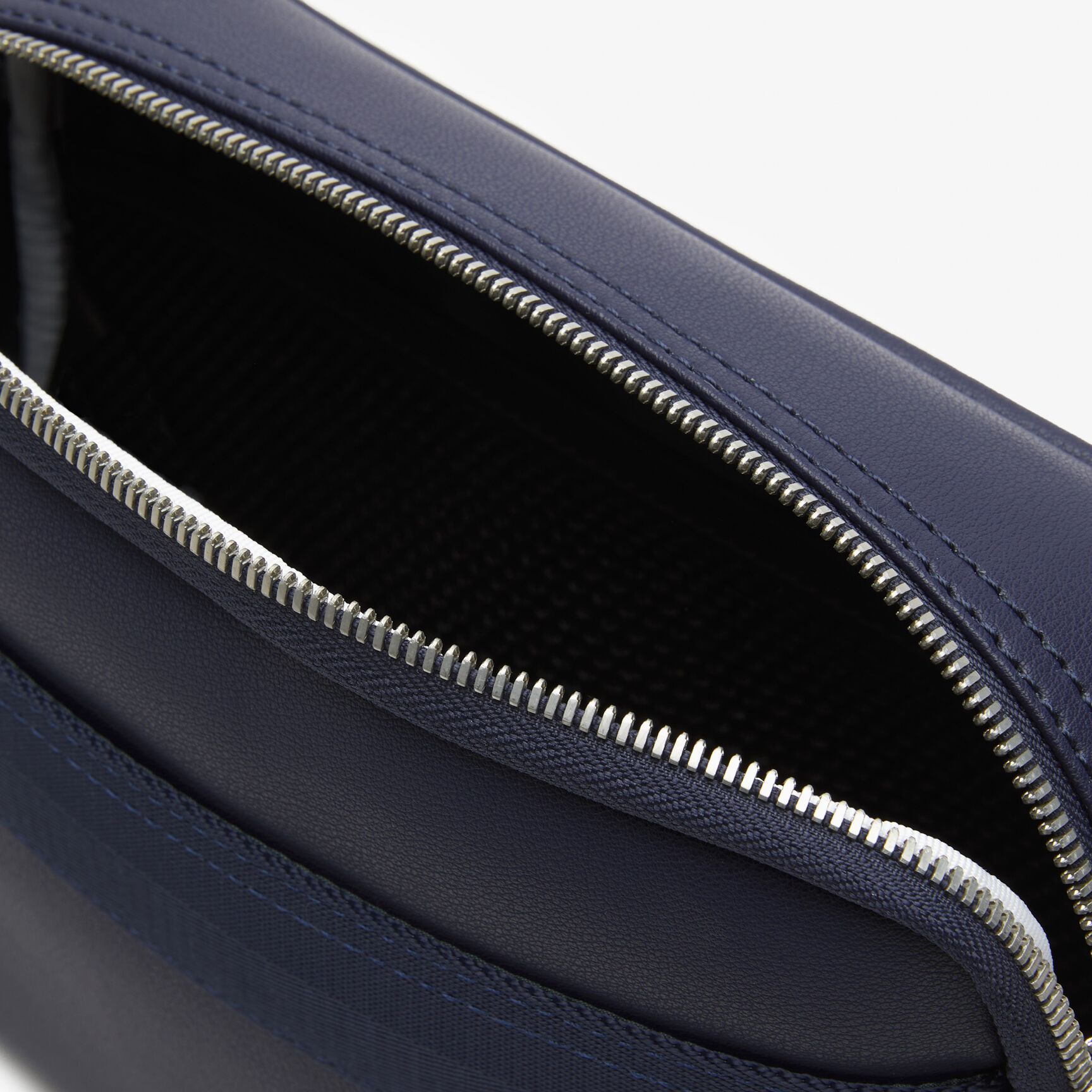 حقيبة ريبورتر لاكوست قنب بحواف بلون مغاير للرجال