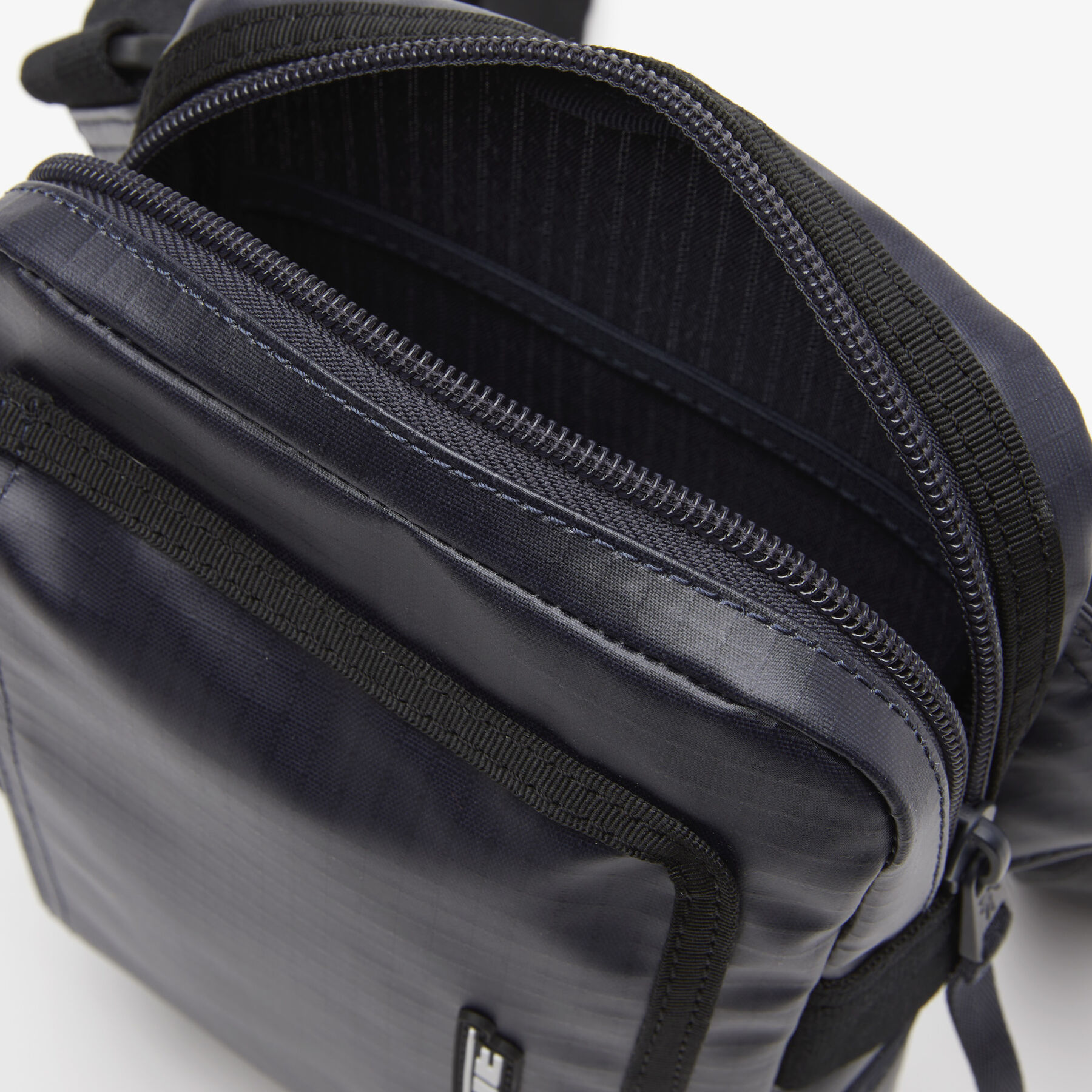 men s lacoste zipped contrast detail satchel