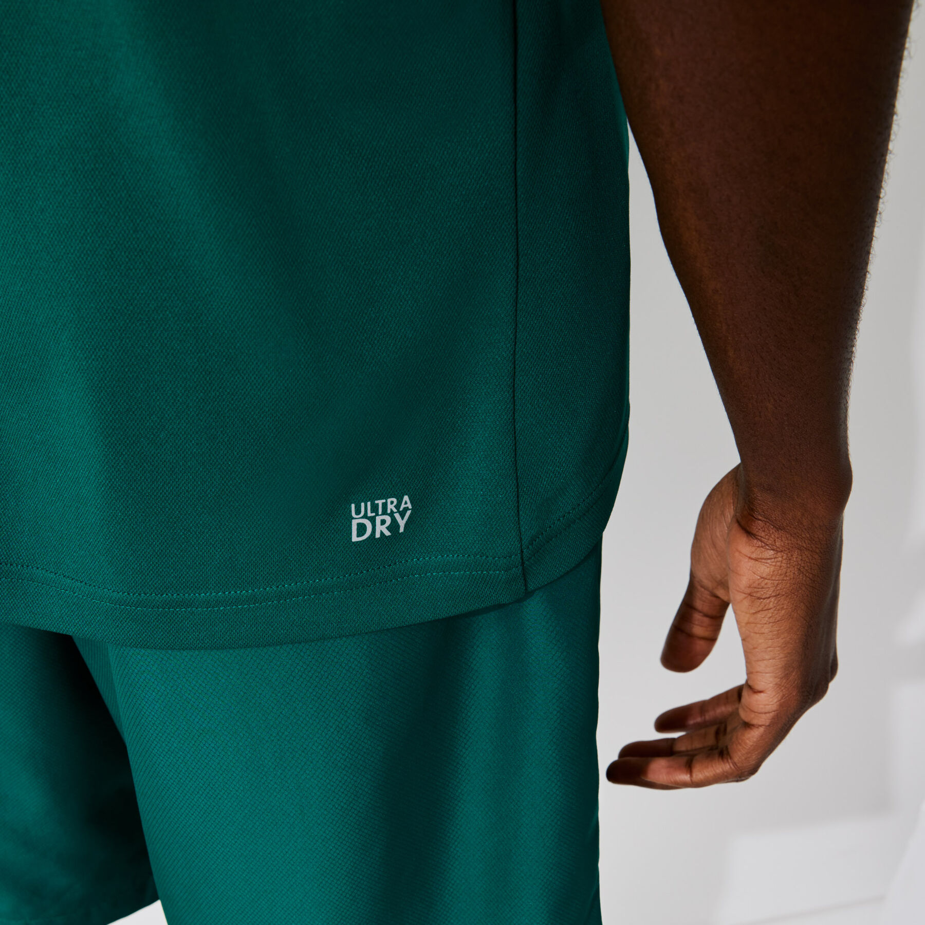قميص بولو للتنس للرجال من البيكيه المسامي المقاوم مجموعة Lacoste SPORT لاكوست قميص بولو للتنس للرجال من البيكيه المسامي المقاوم مجموعة lacoste sport