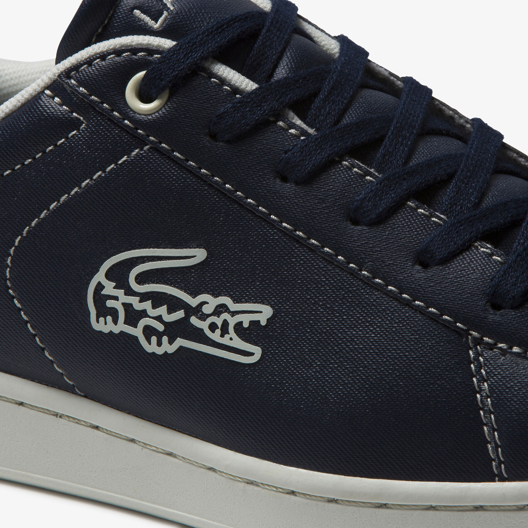 lacoste juniors  carnaby evo contrast colour lace up synthetic sneakers