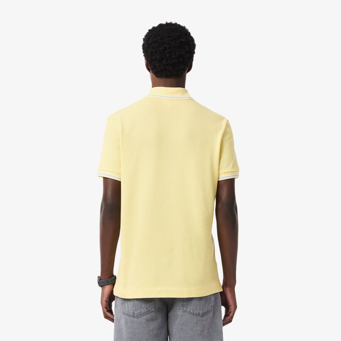 قميص بولو بقصّة عادية وتفاصيل بارزة L.12.12 قميص بولو بقصّة عادية وتفاصيل بارزة L.12.12