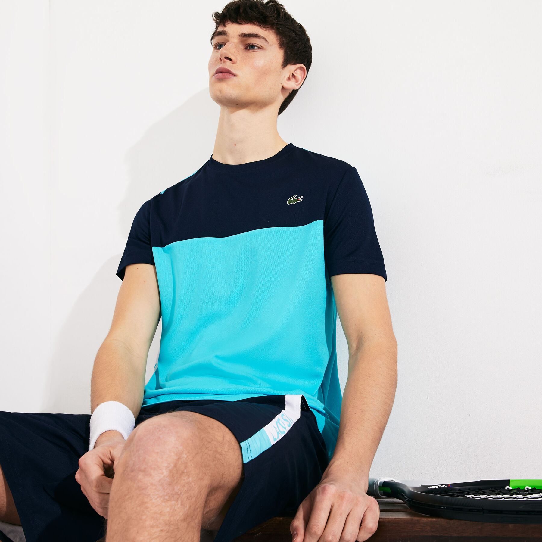 قميص تي-شيرت من البيكيه المسامي متعدد الألوان من مجموعة Lacoste SPORT للرجال لاكوست قميص تي شيرت من البيكيه المسامي متعدد الألوان من مجموعة lacoste sport للرجال